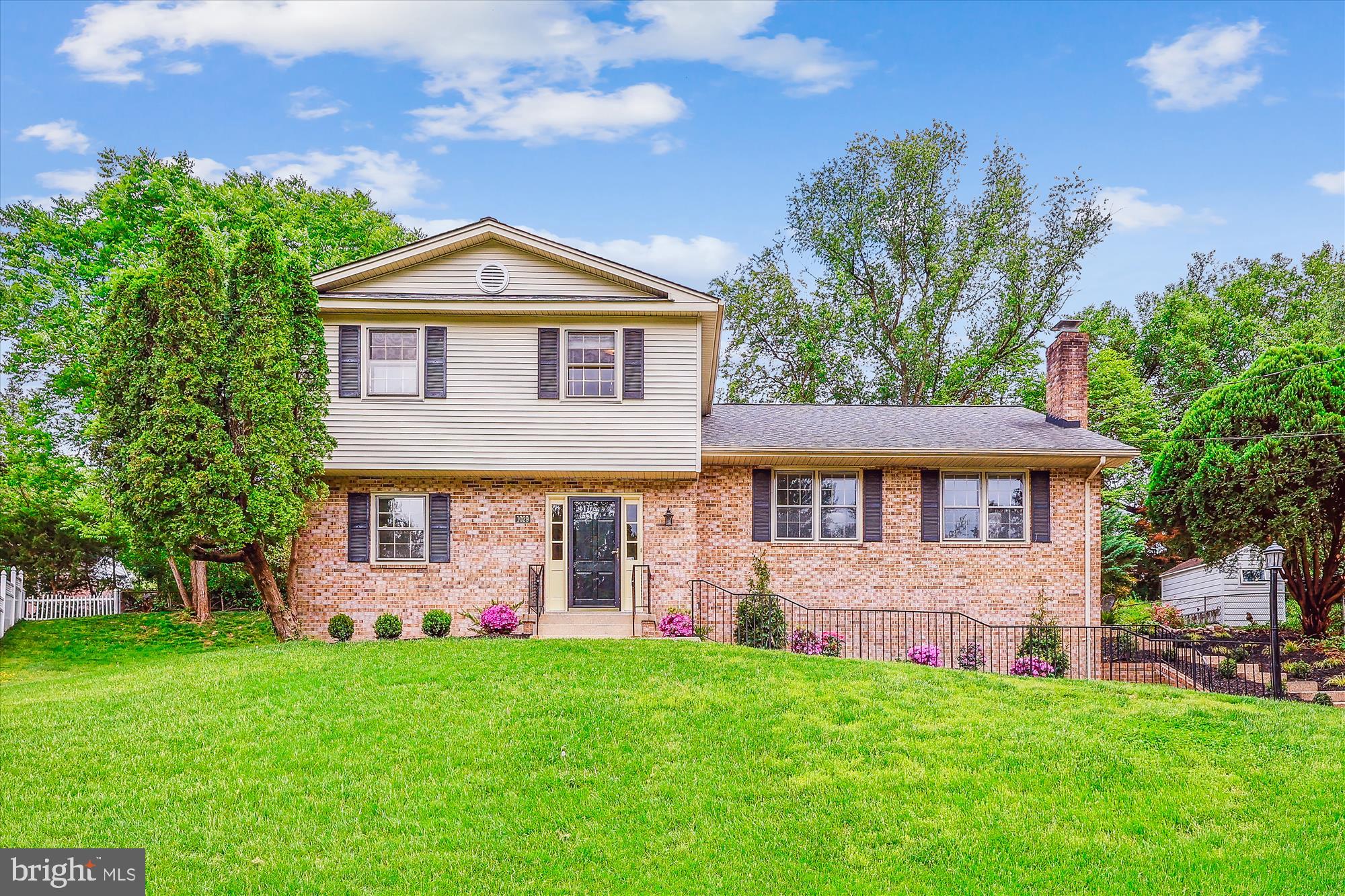 SPRINGBROOK MANOR - Residential