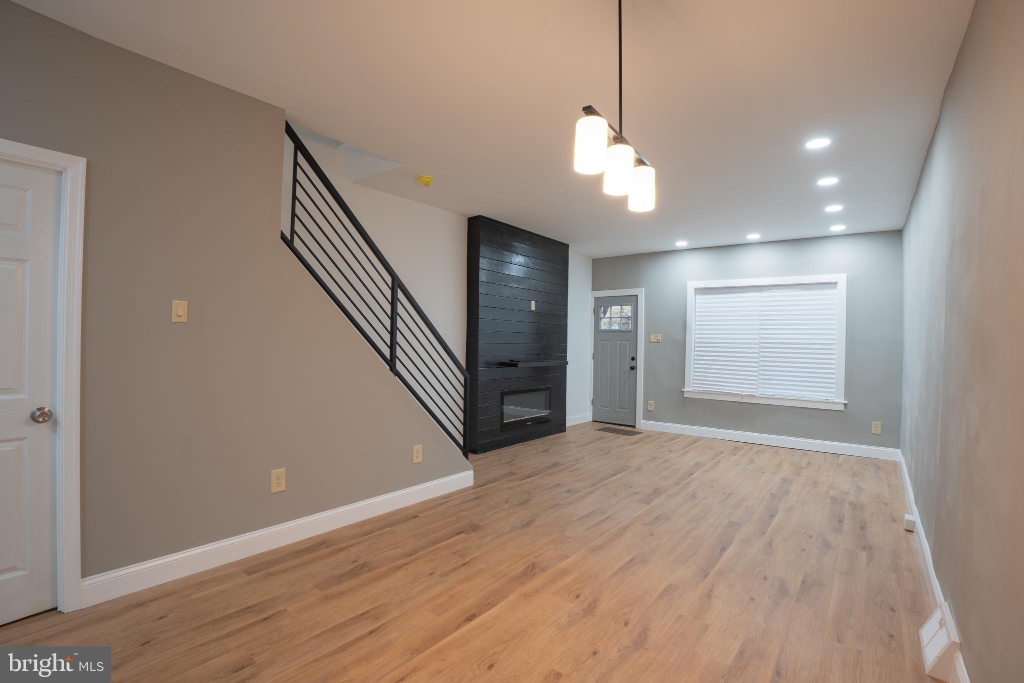 2306 S WOODSTOCK STREET