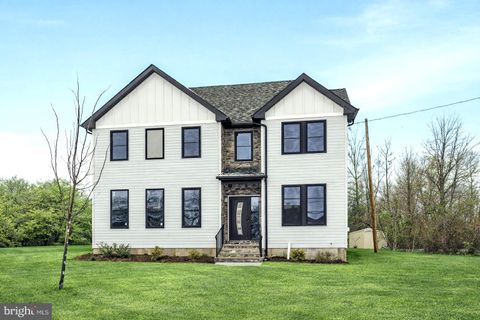 Homes For Sale - 237 A Main St #A<br/> FLEMINGTON, NJ 08822