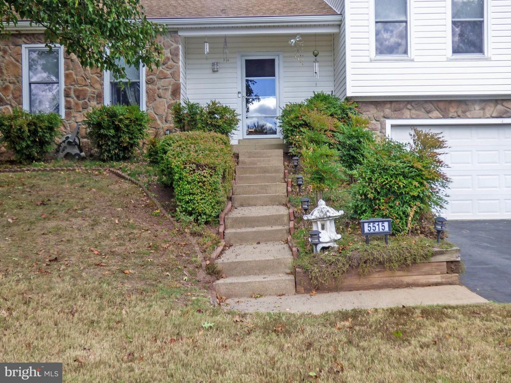 Photo of 5515 Belle Pond Drive, CENTREVILLE, VA 20120 (MLS # VAFX2265178)