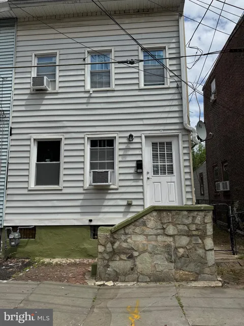 586 Centre Street, Trenton, NJ MLS: NJME2059000