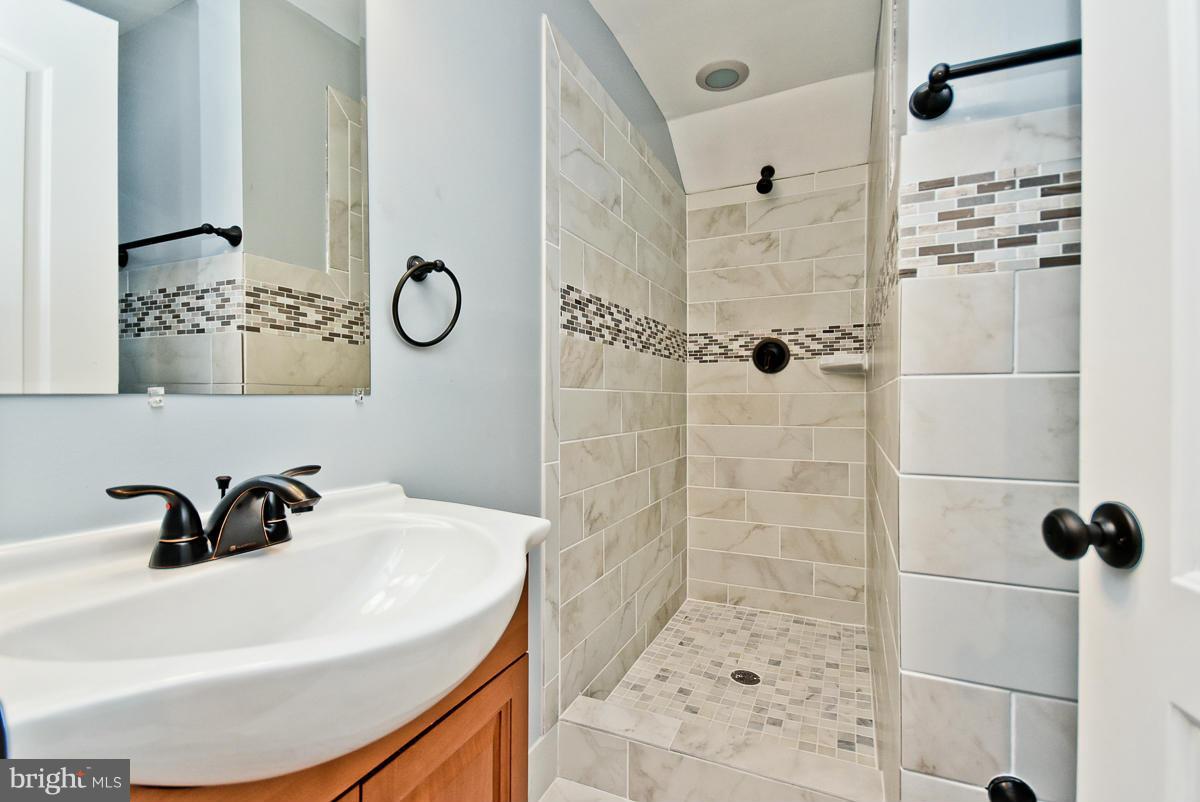 NORTH FORESTVILLE - Residential