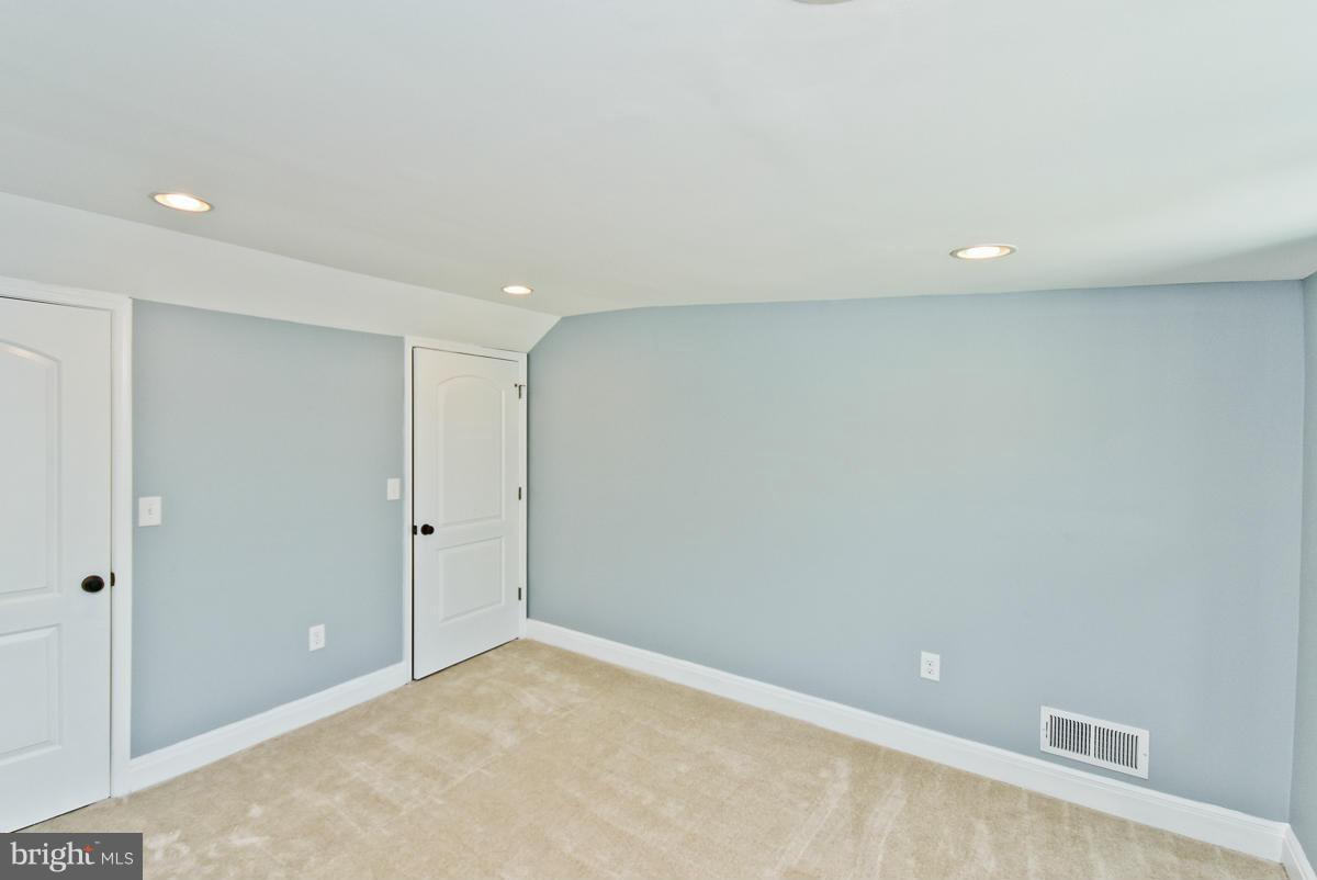 NORTH FORESTVILLE - Residential