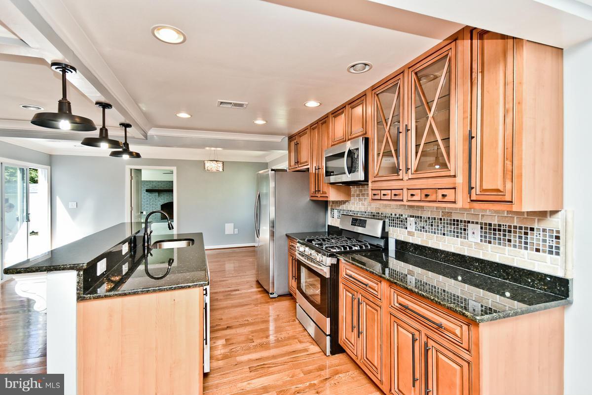 NORTH FORESTVILLE - Residential