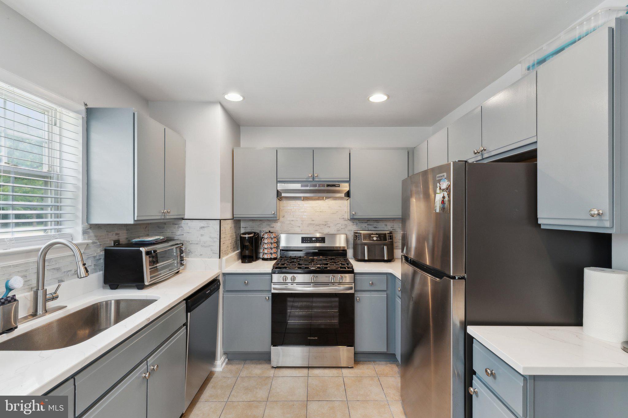 WOODLAND LAKE - Residential