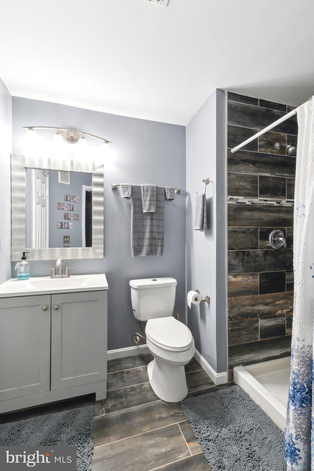 WOODLAND LAKE - Residential