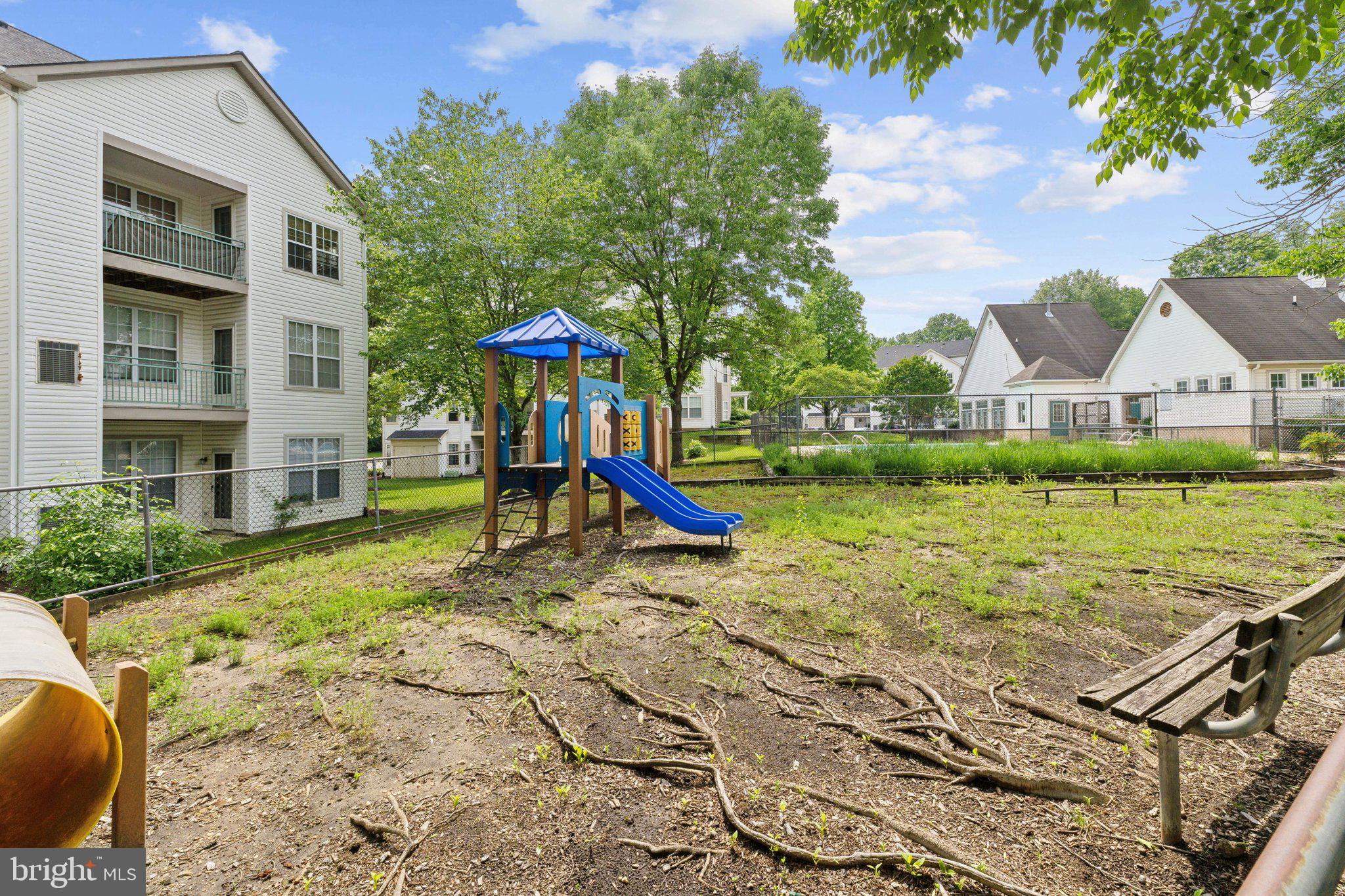 WOODLAND LAKE - Residential