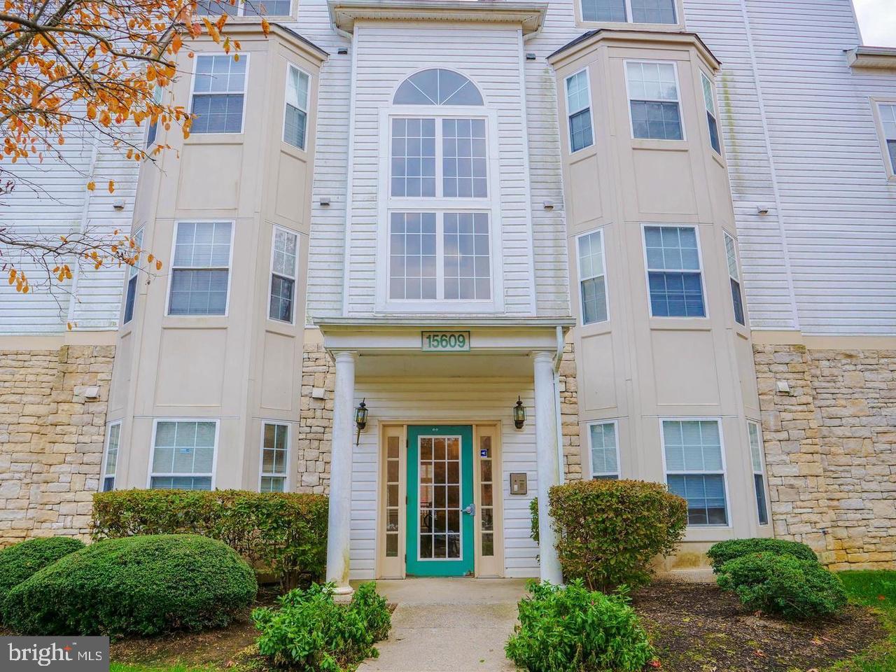 WOODLAND LAKE - Residential