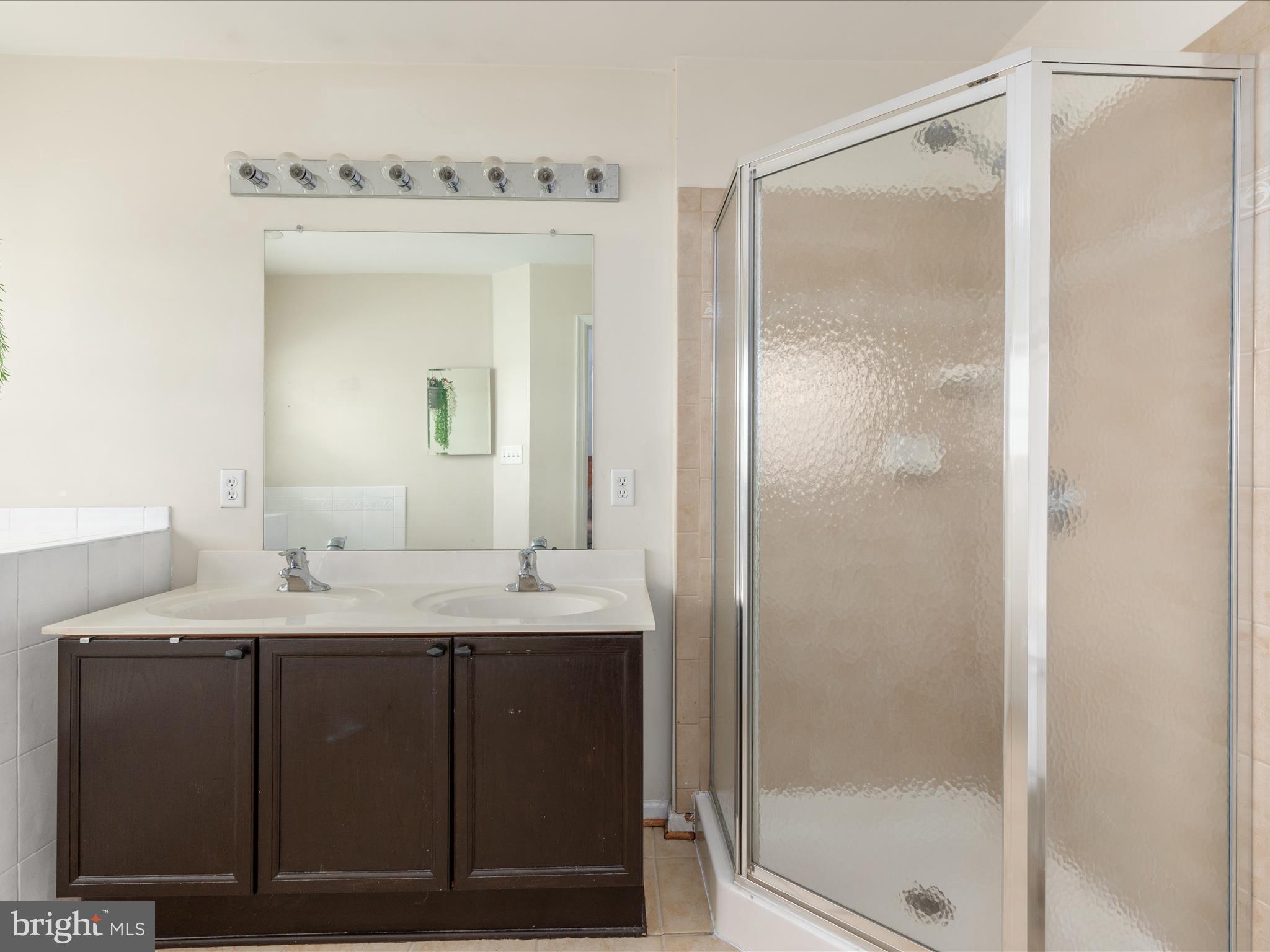 MANOR PARK - Residential