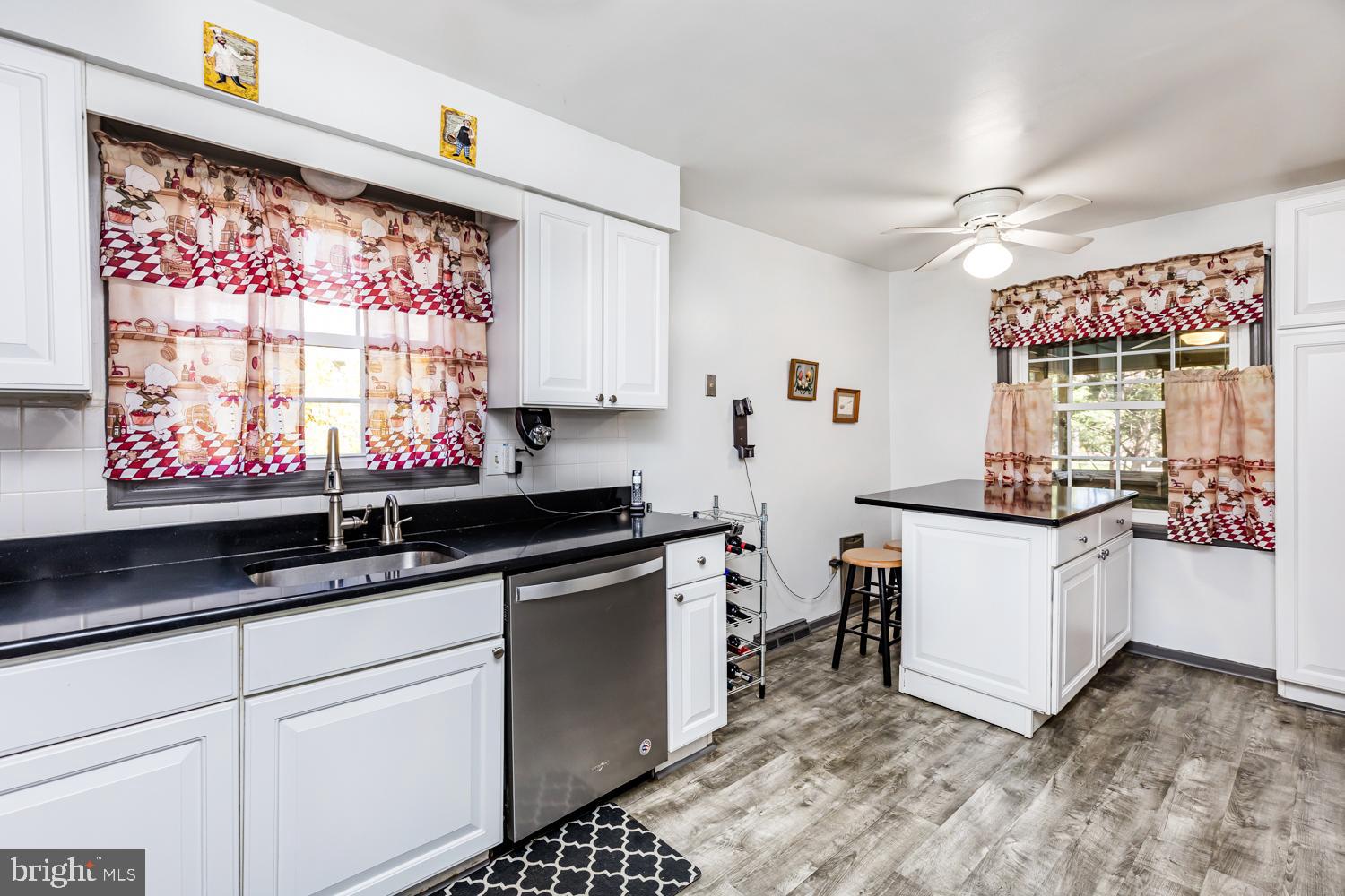 LONG REACH - Residential