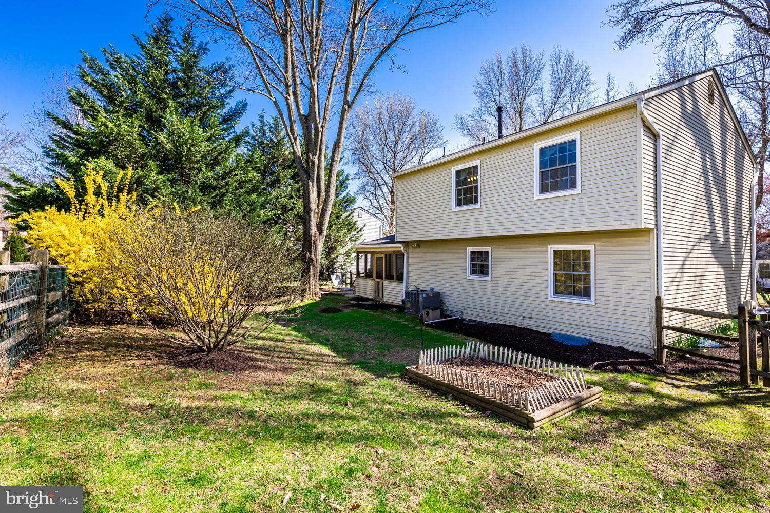 LONG REACH - Residential