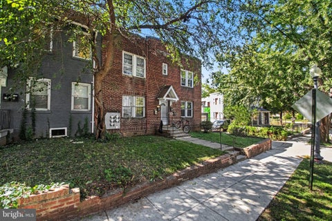 Photo of 1105 NE Holbrook Terrace NE, WASHINGTON, DC 20002 (MLS # DCDC2286440)