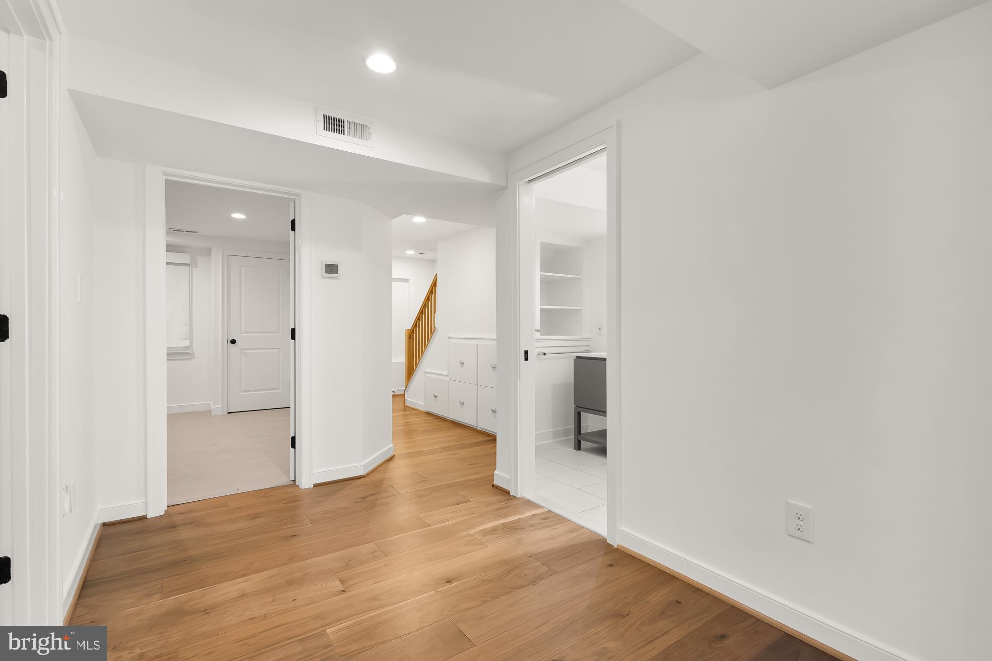 WAKEFIELD - Residential