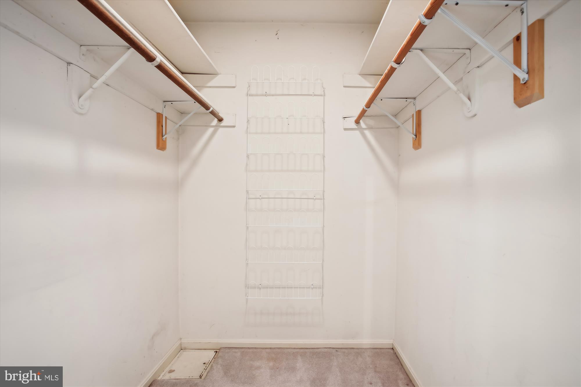 OAKBROOKE AT FORT HUNT - Residential