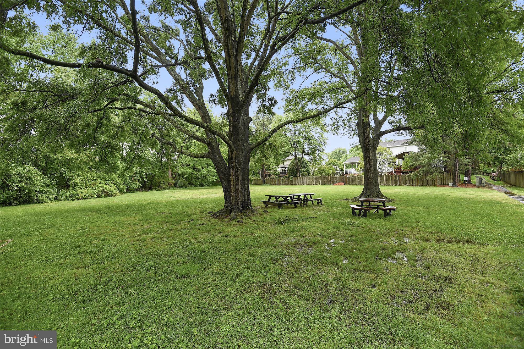OAKBROOKE AT FORT HUNT - Residential