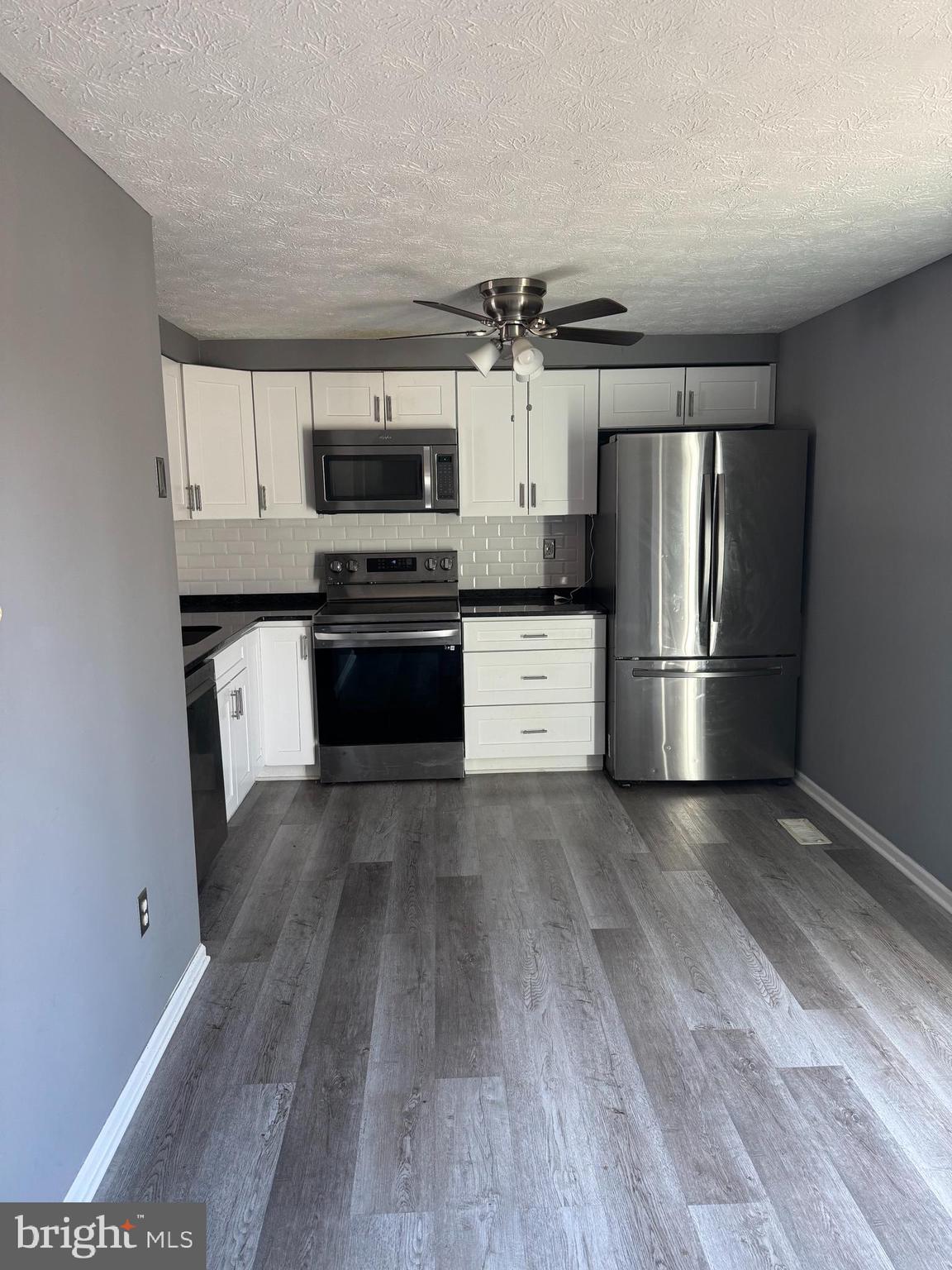 TRAILWOOD - Residential Lease
