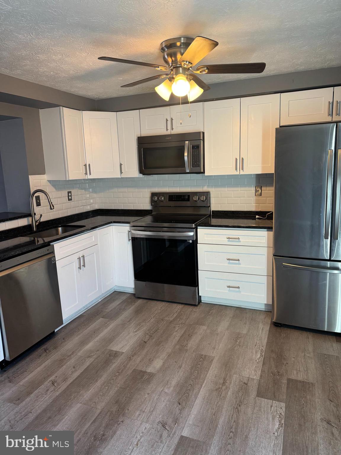 TRAILWOOD - Residential Lease