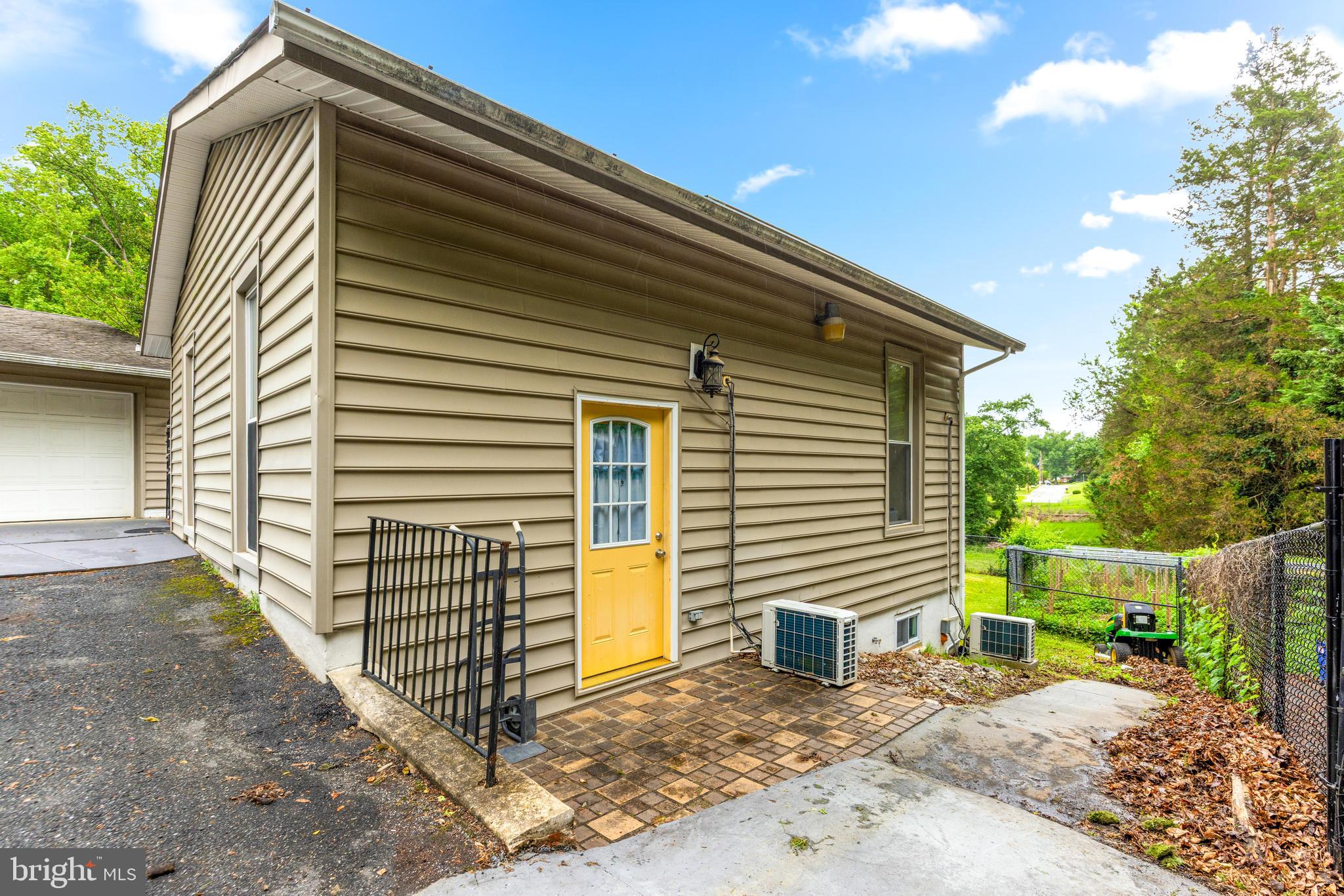 KINGSVILLE - Residential