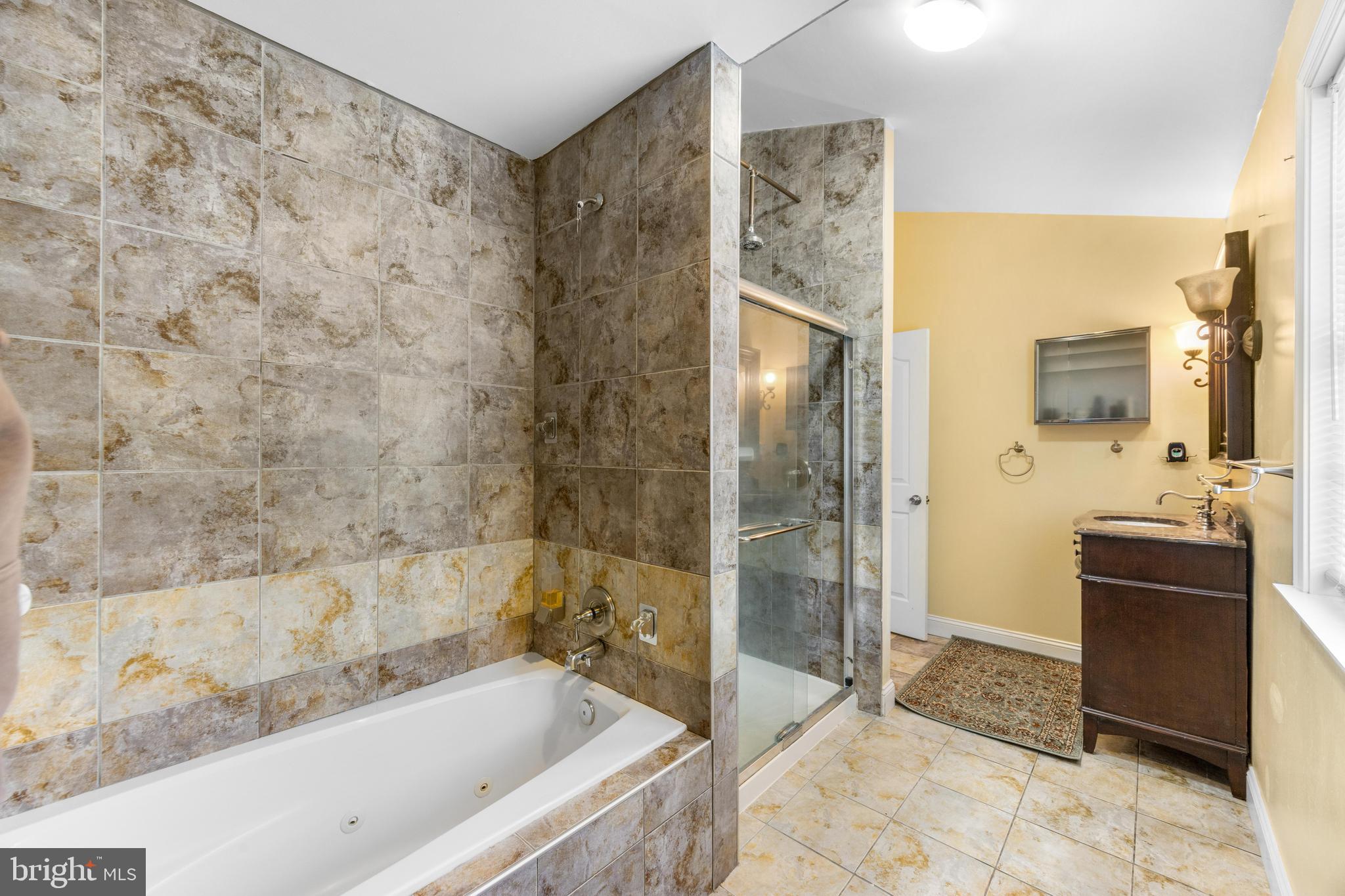 KINGSVILLE - Residential