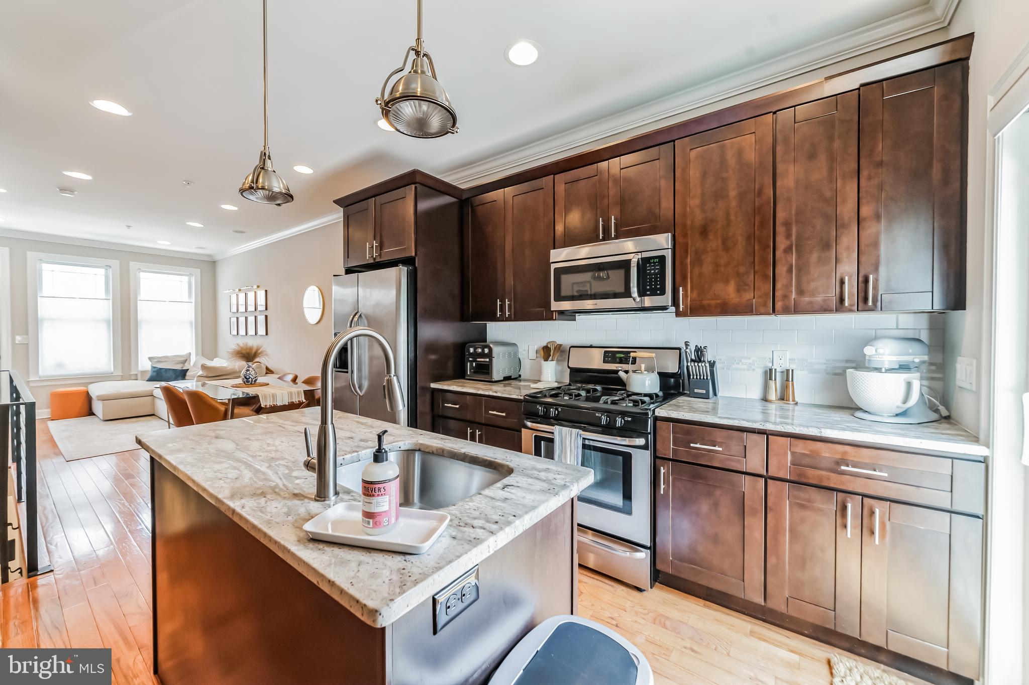 POINT BREEZE - Residential Lease