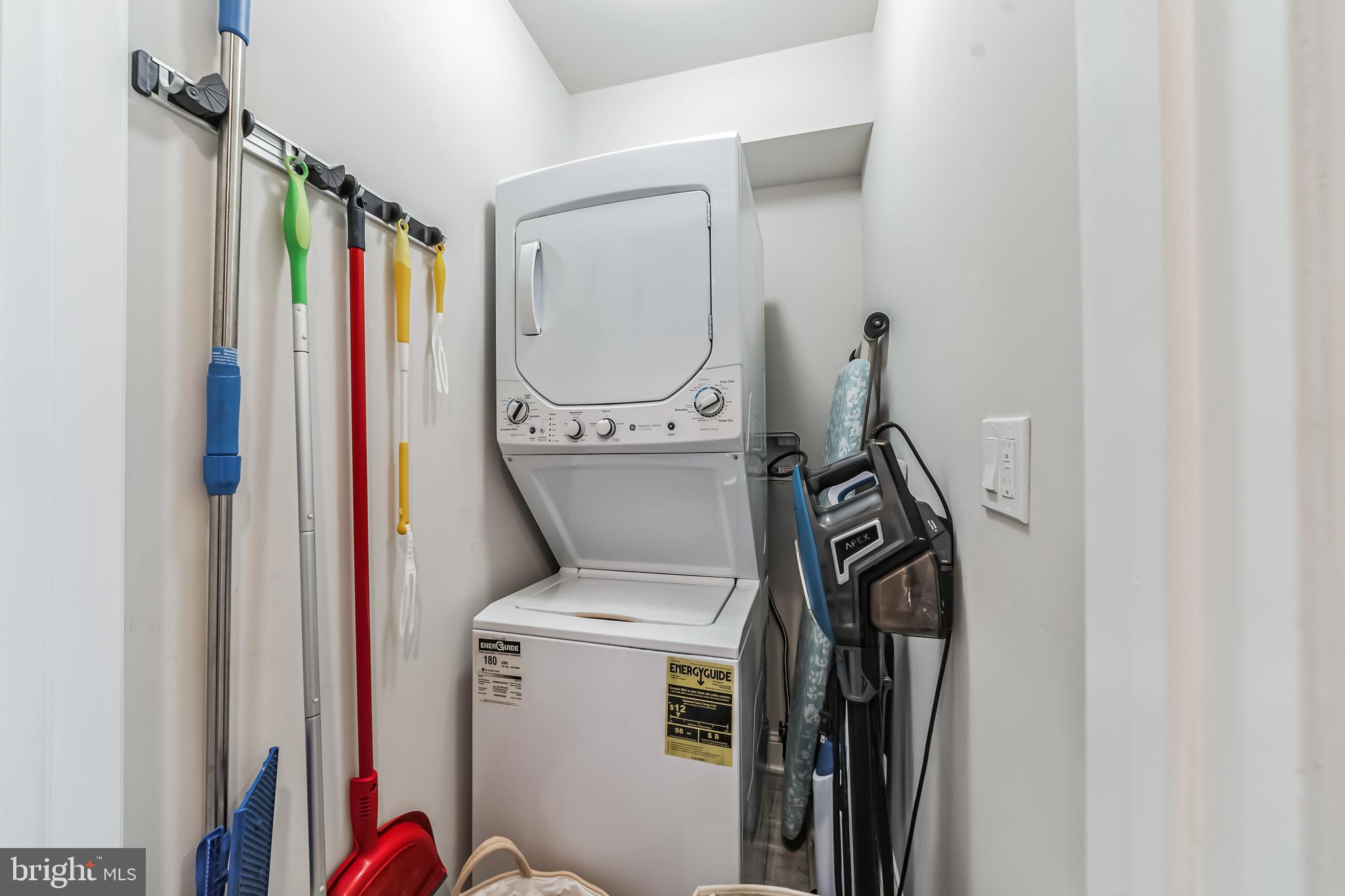 POINT BREEZE - Residential Lease