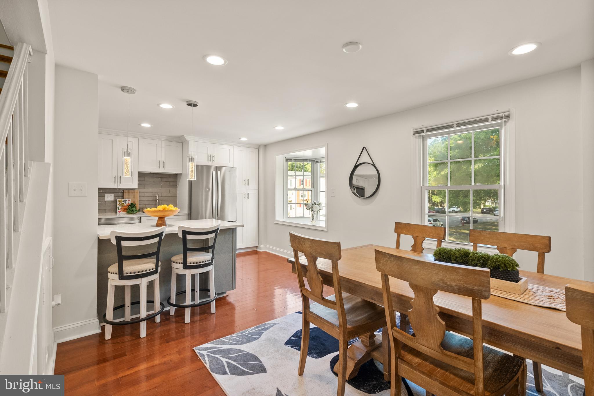 PINEWOOD LAKE - Residential