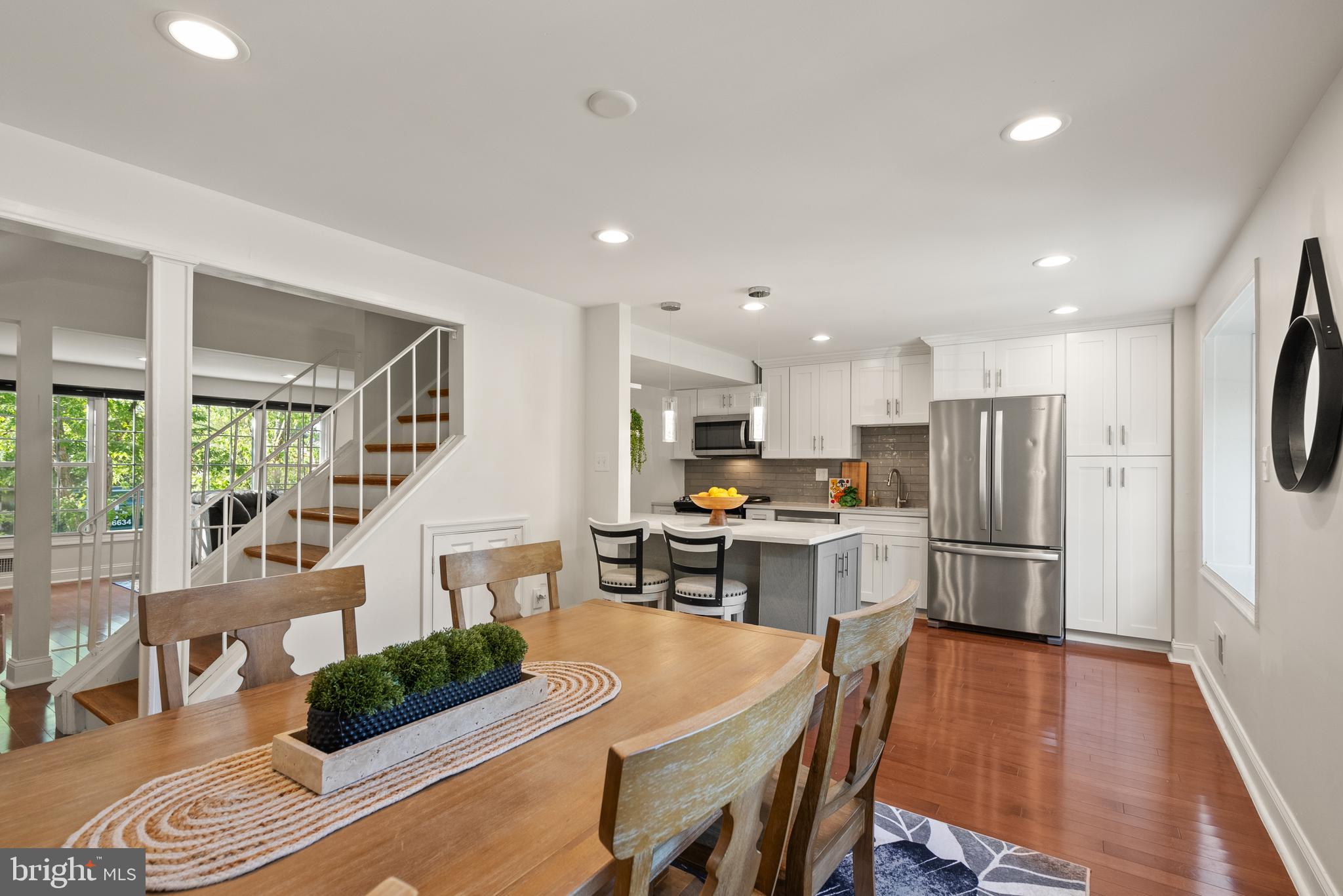 PINEWOOD LAKE - Residential