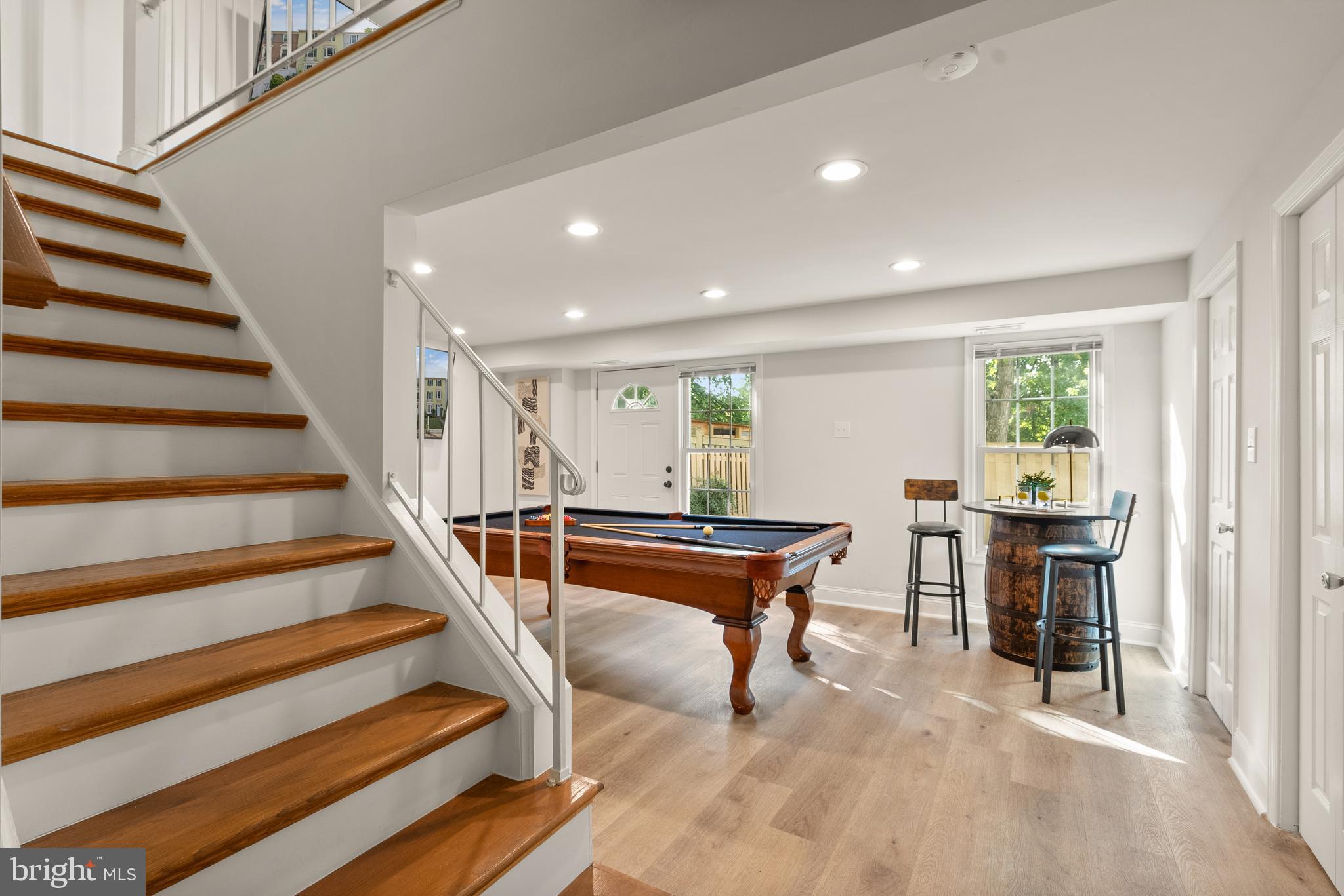 PINEWOOD LAKE - Residential