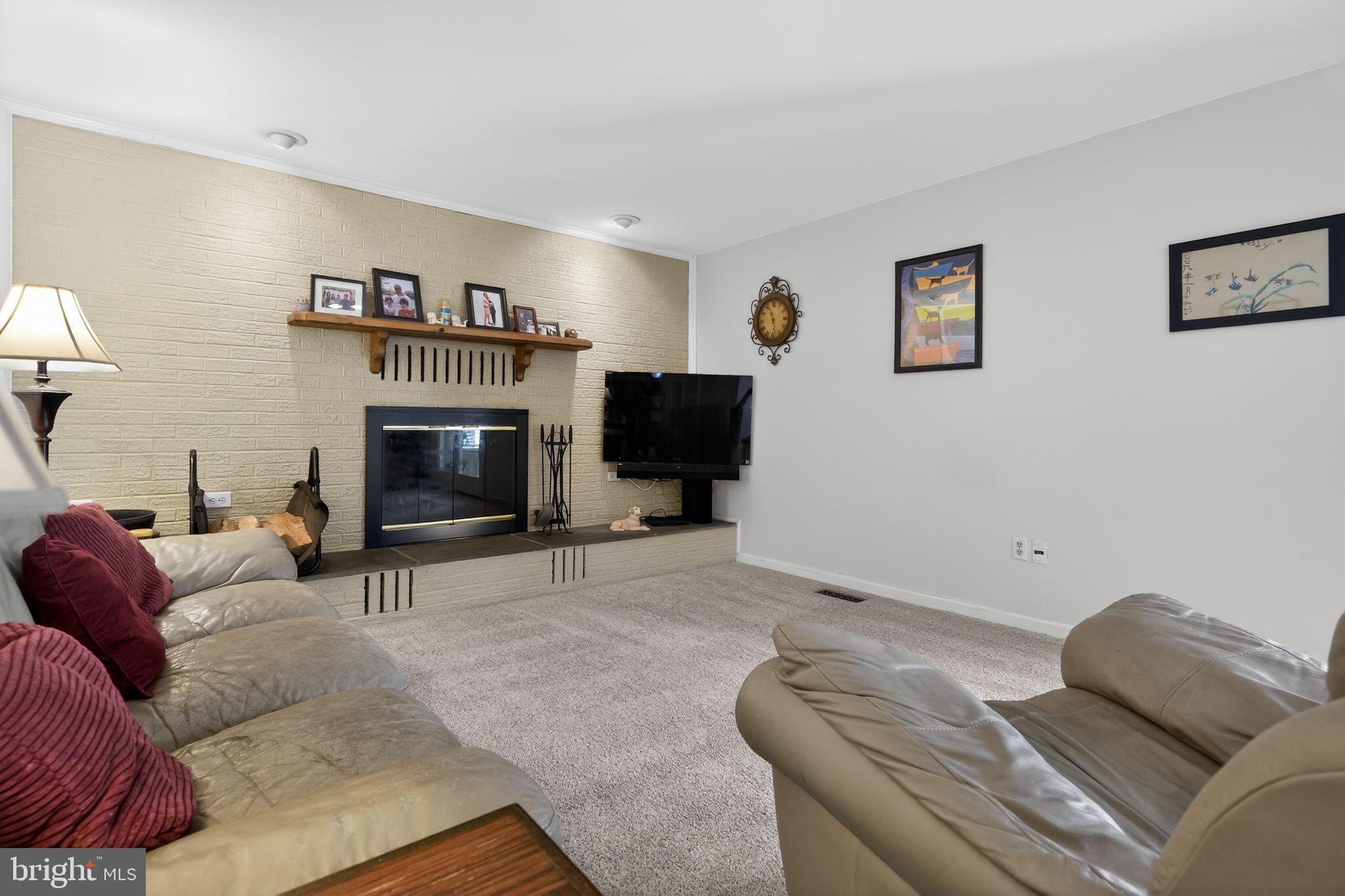 COURTS OF CROFTON - Residential