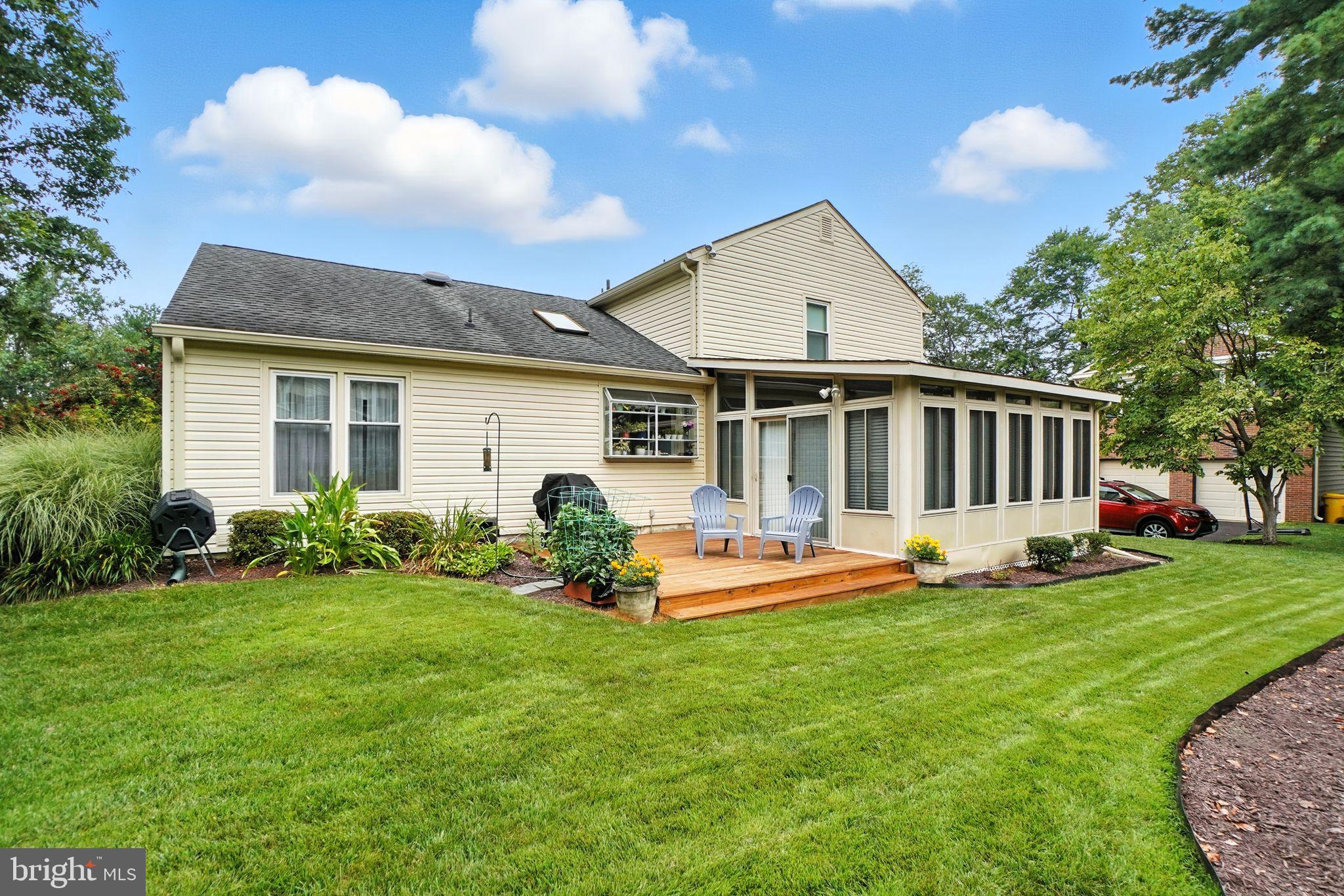 COURTS OF CROFTON - Residential