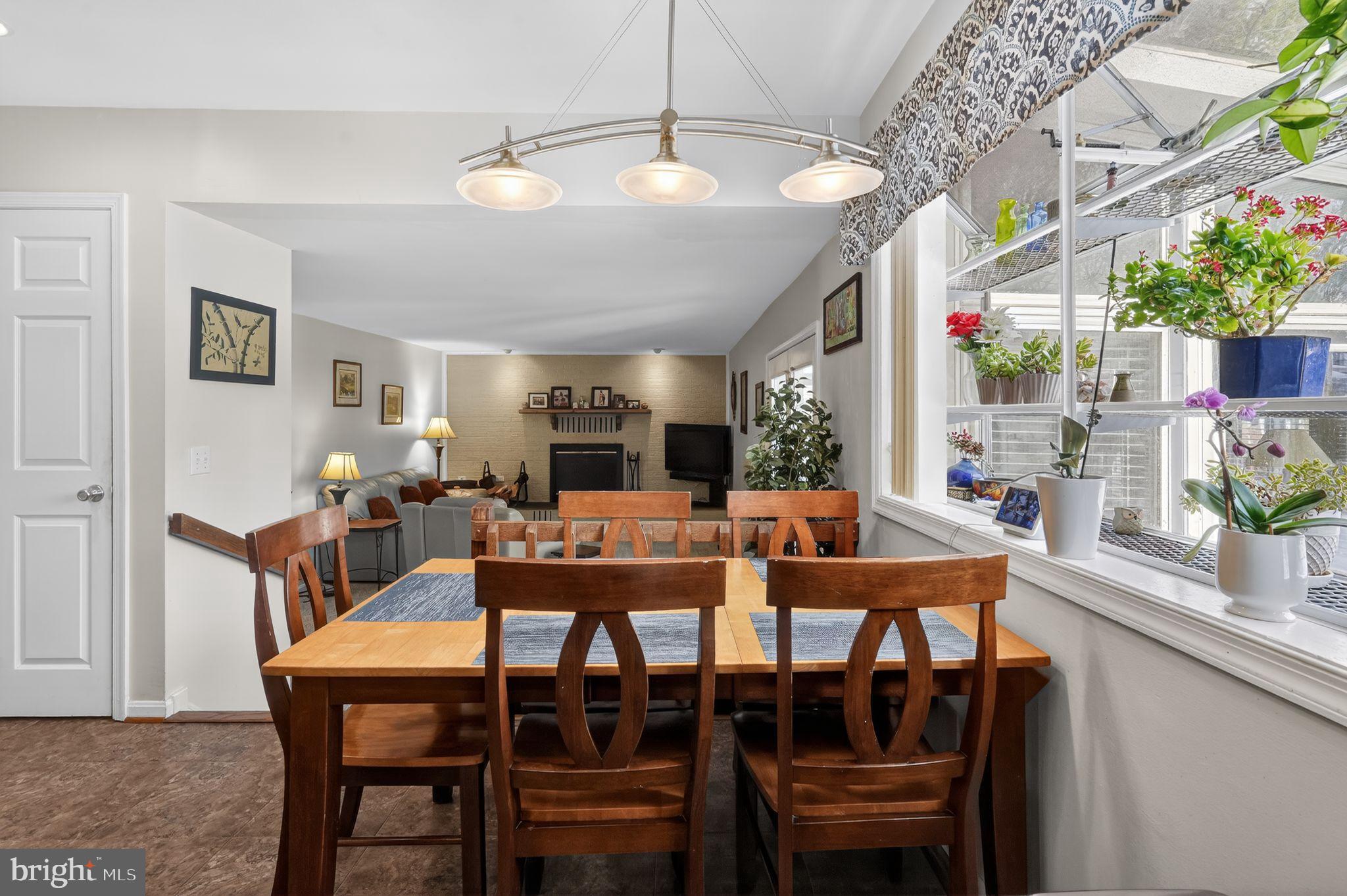 COURTS OF CROFTON - Residential