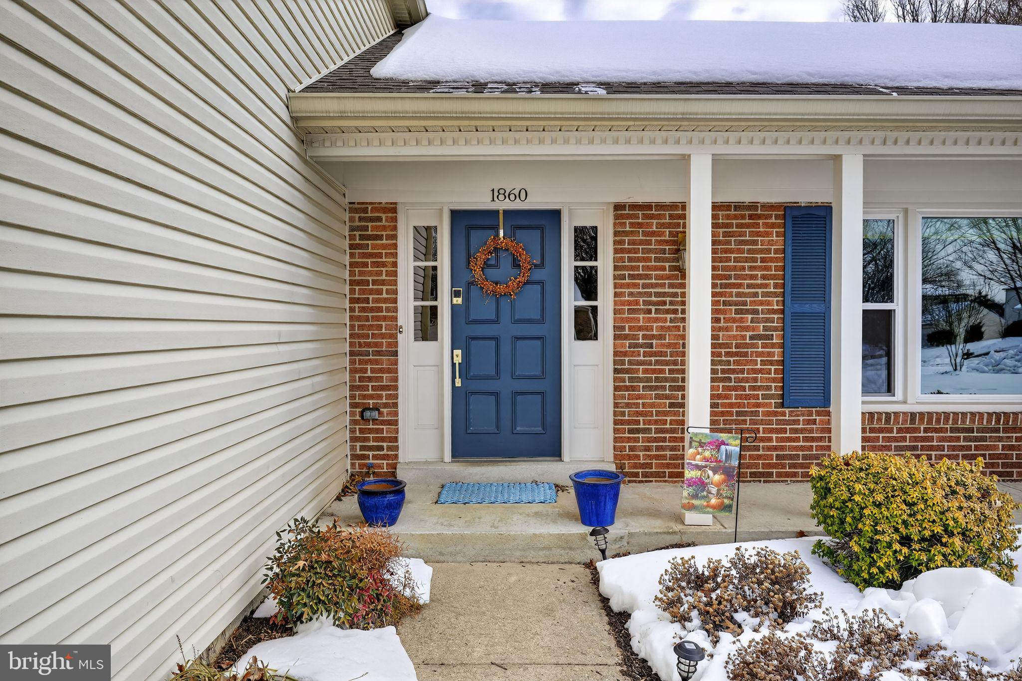 COURTS OF CROFTON - Residential