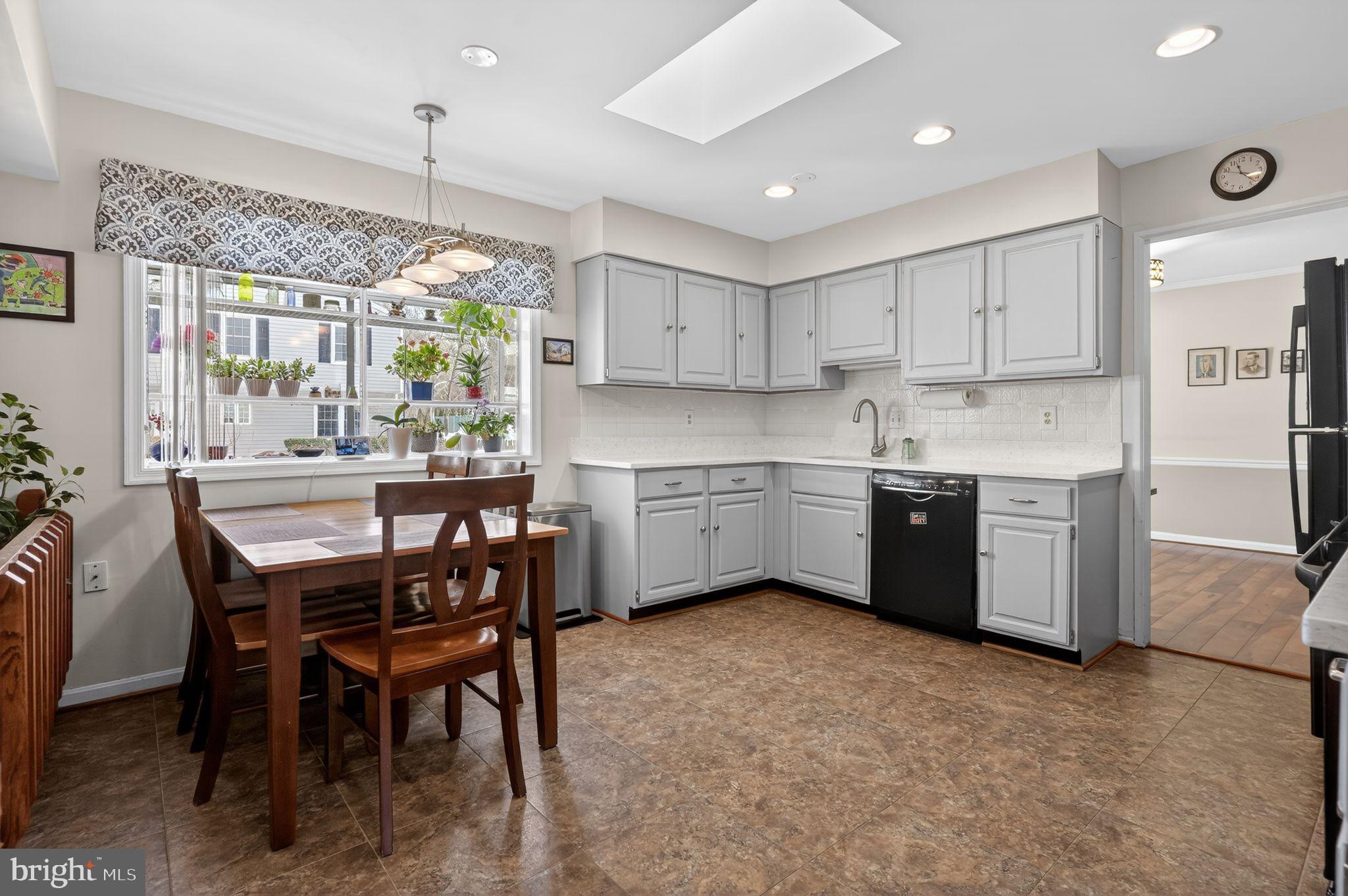 COURTS OF CROFTON - Residential