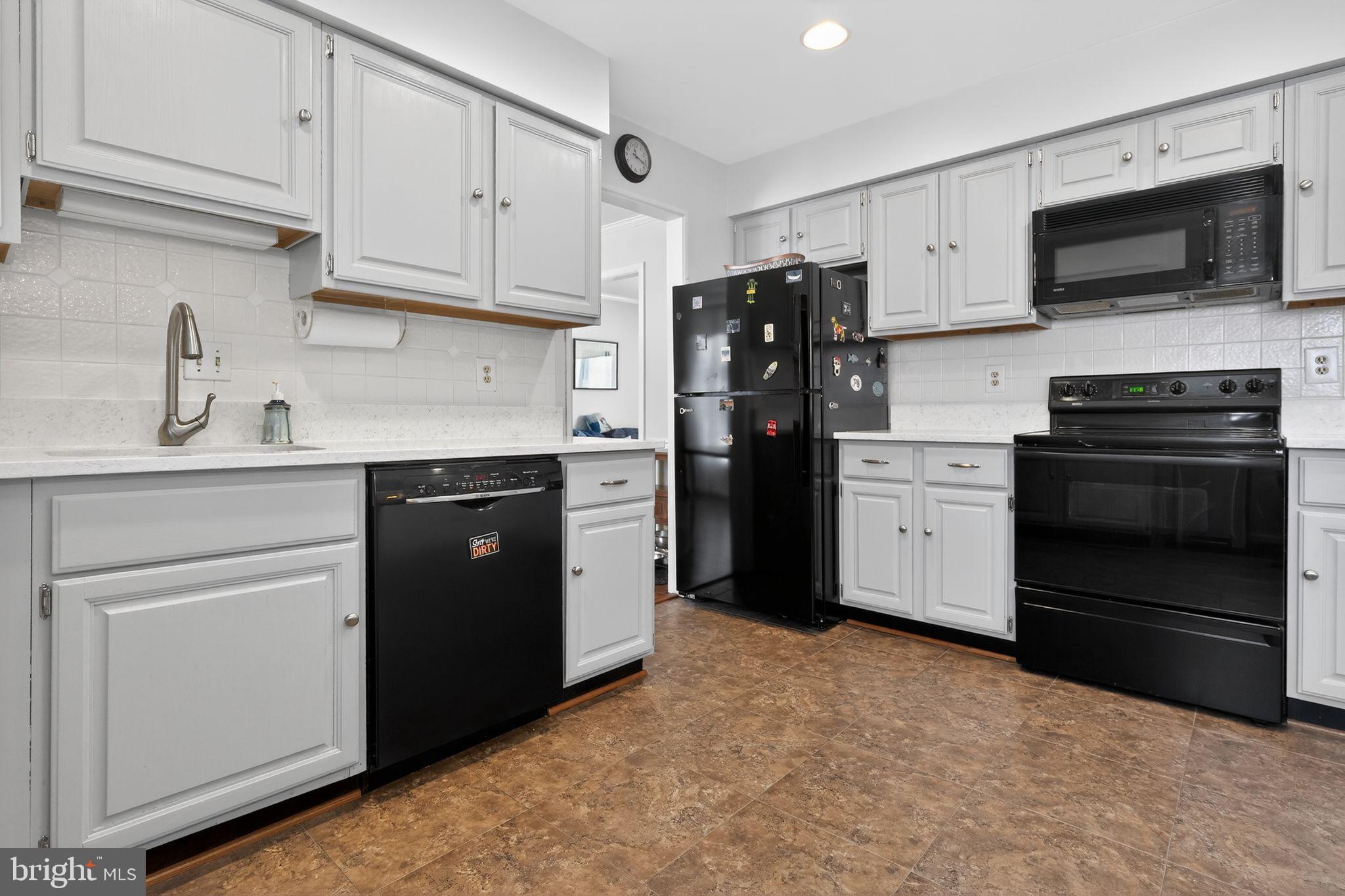 COURTS OF CROFTON - Residential