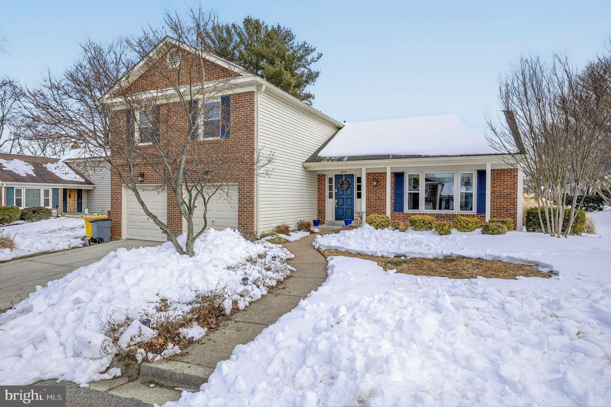 COURTS OF CROFTON - Residential