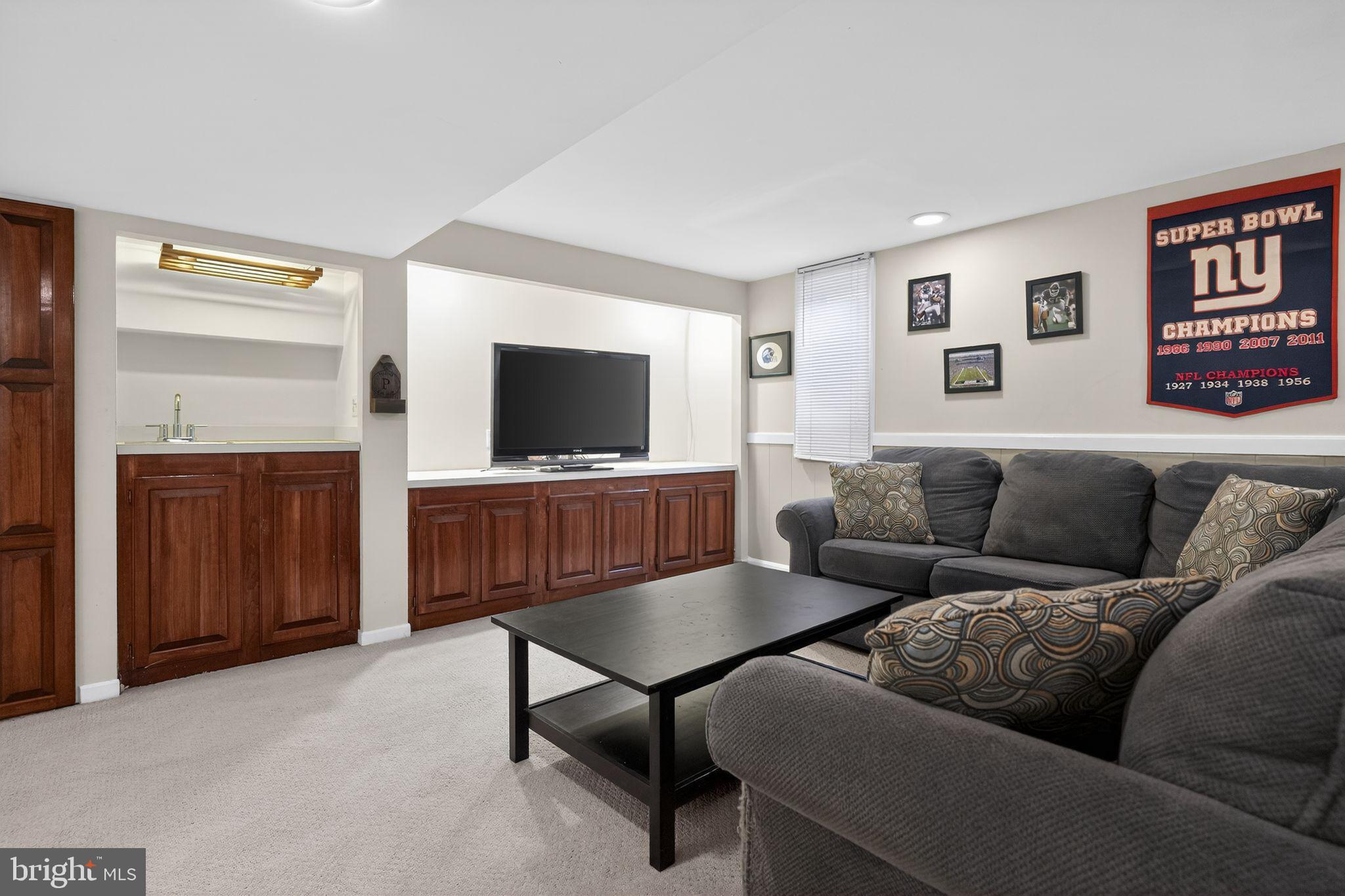 COURTS OF CROFTON - Residential