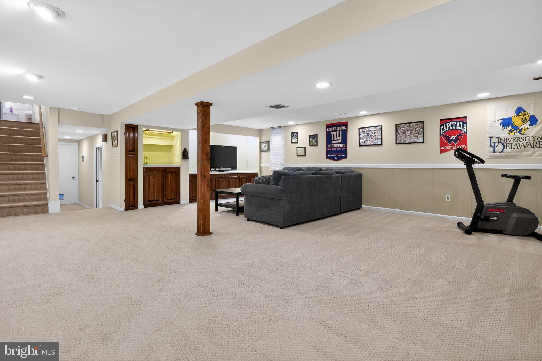 COURTS OF CROFTON - Residential