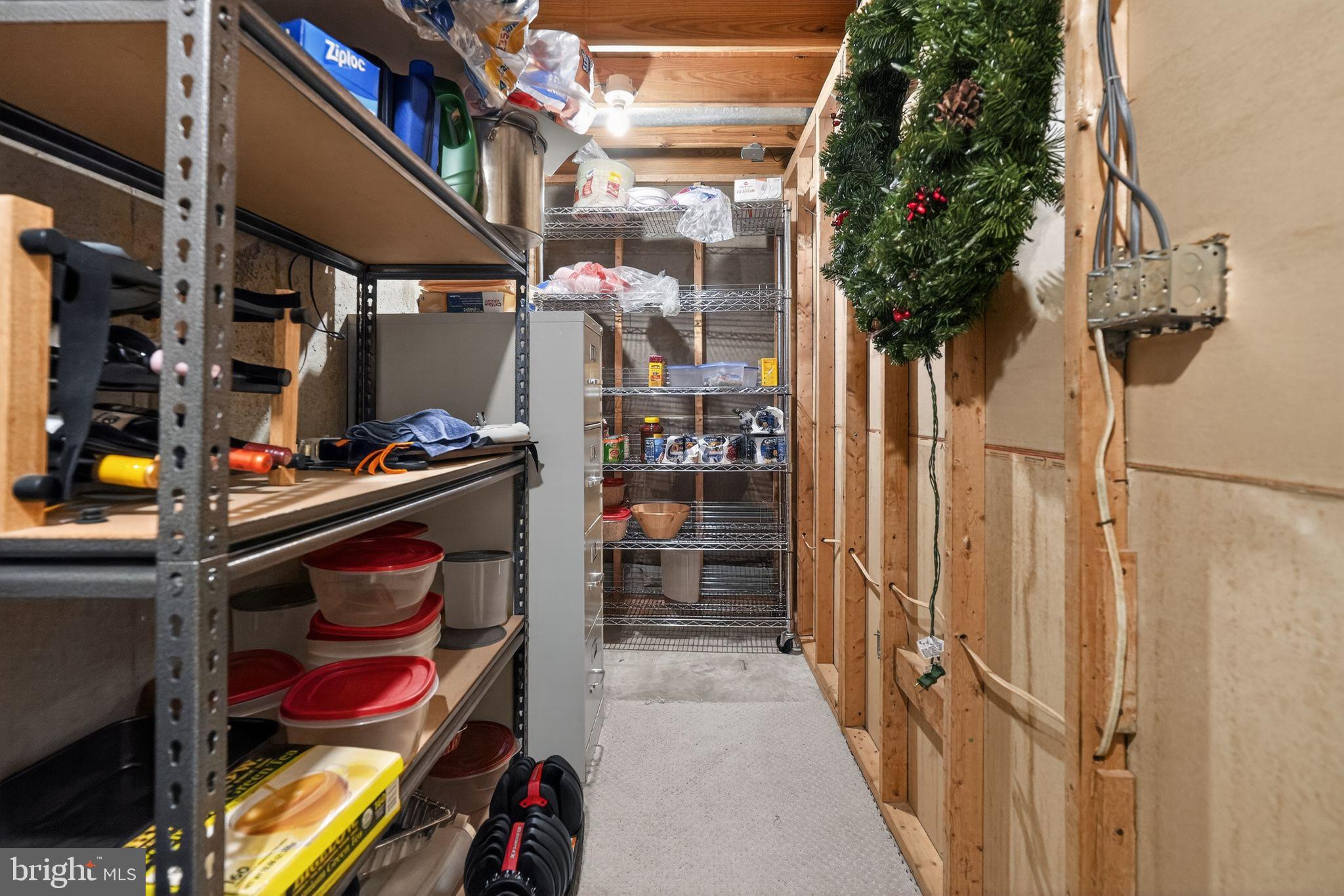 COURTS OF CROFTON - Residential