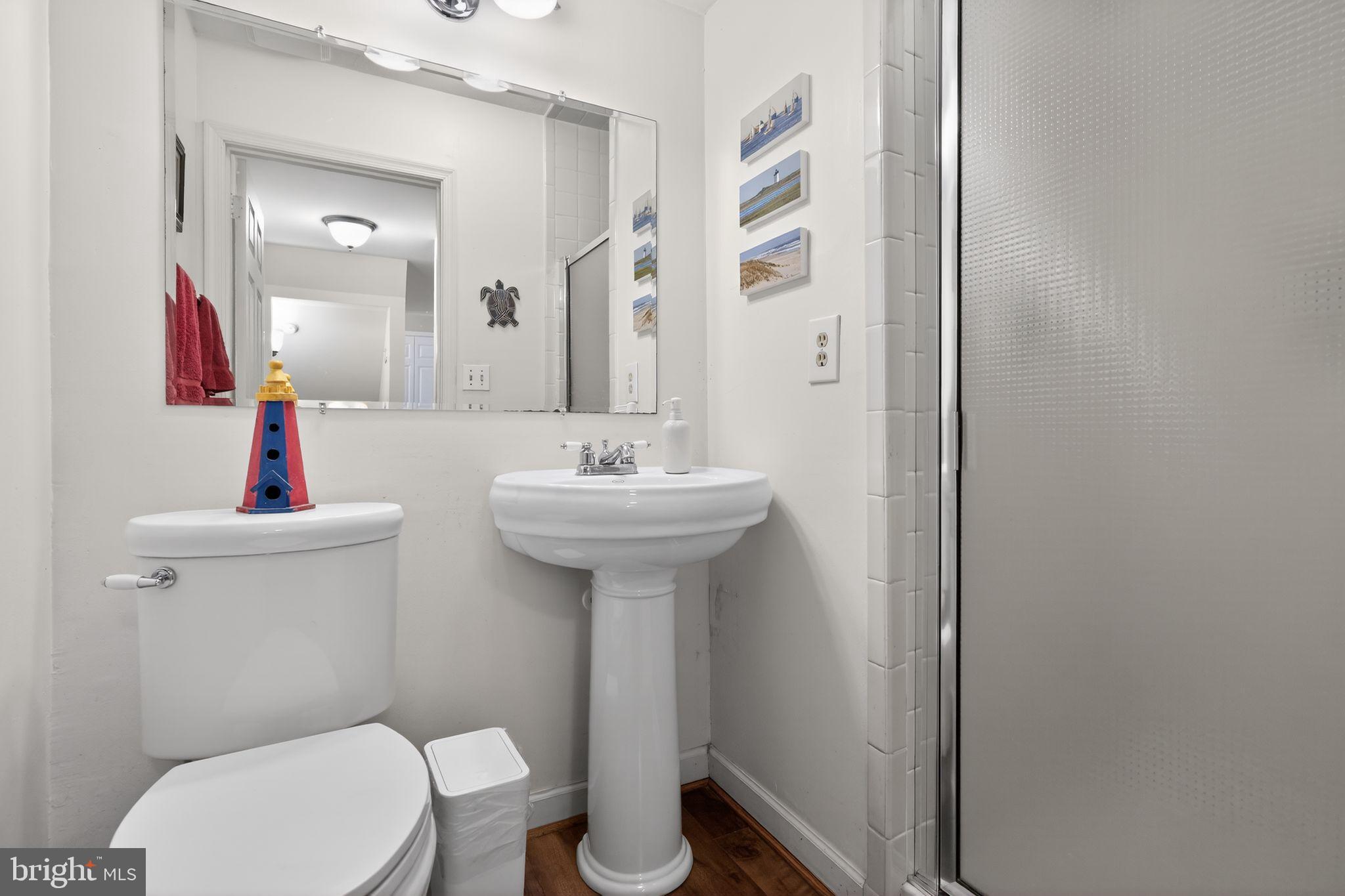 COURTS OF CROFTON - Residential