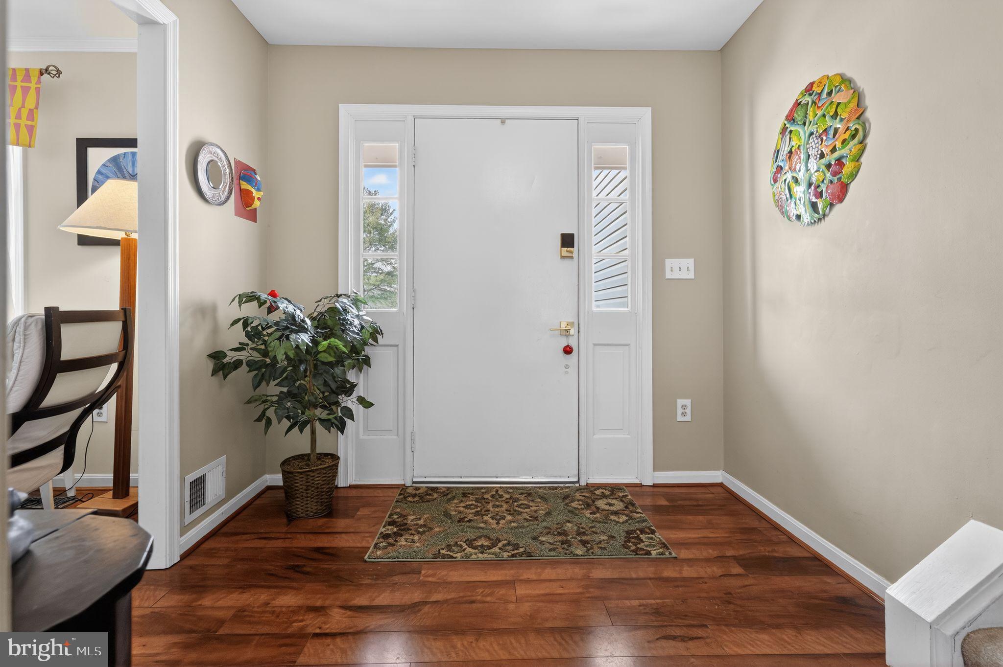 COURTS OF CROFTON - Residential