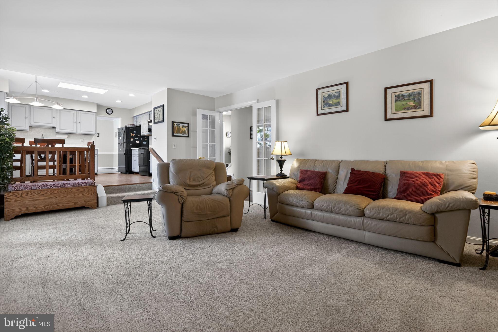 COURTS OF CROFTON - Residential