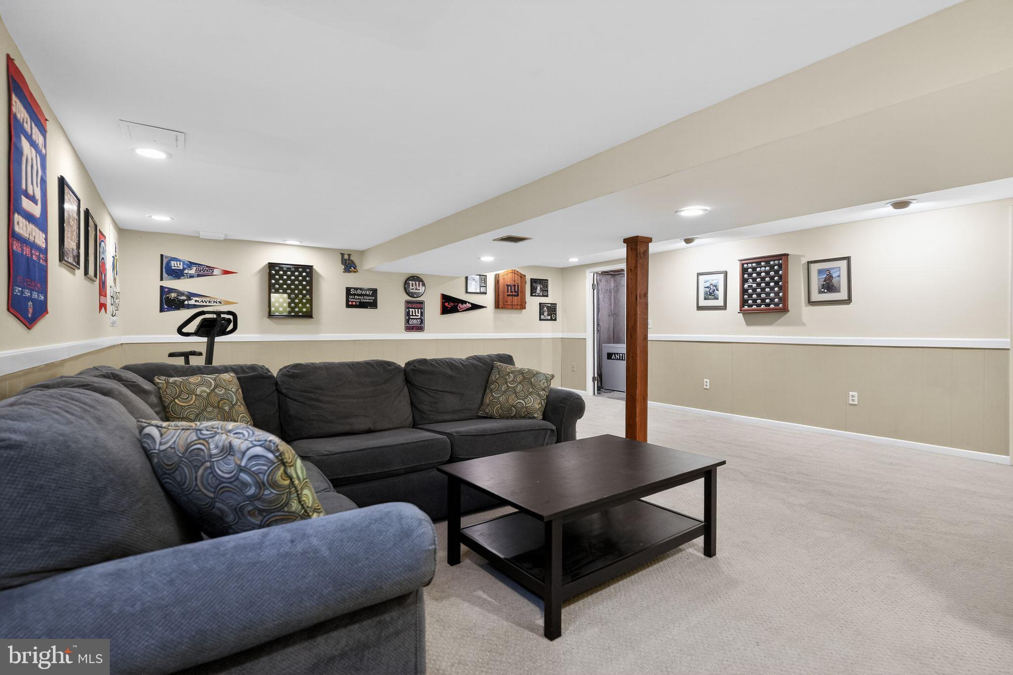 COURTS OF CROFTON - Residential