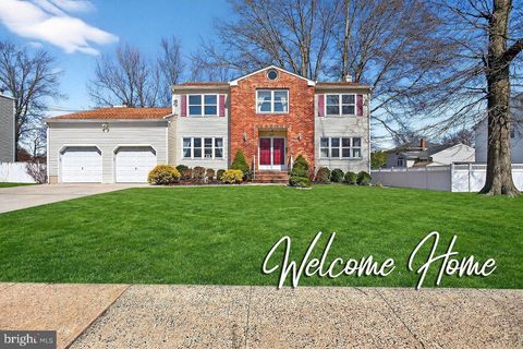 Homes For Sale - 829 Cranbury Cross Road<br/> NORTH BRUNSWICK, NJ 08902