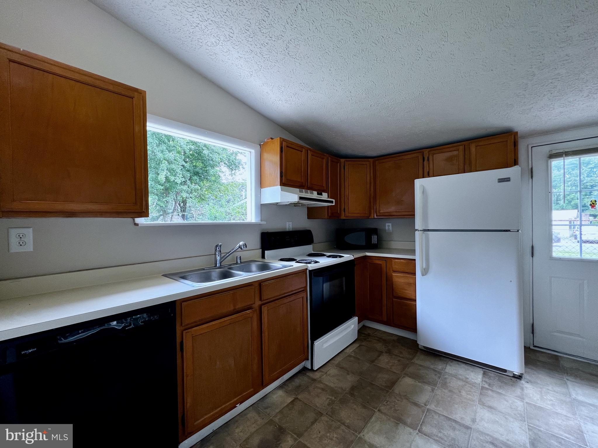 WHITE SANDS - Residential