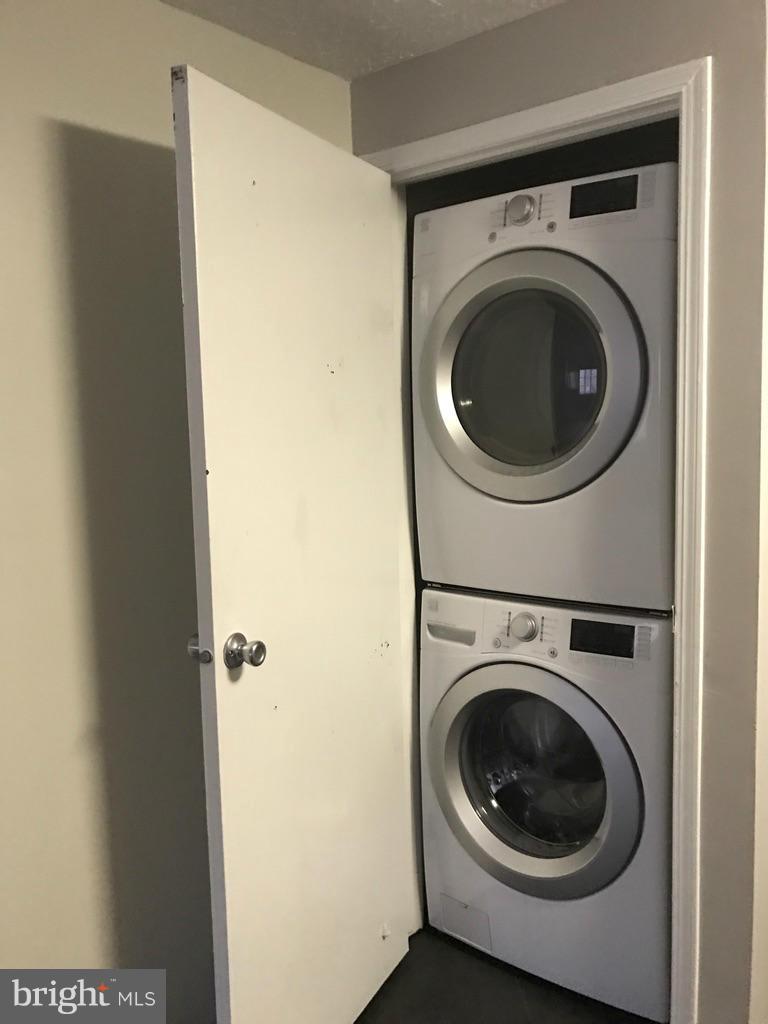 VILLAGE OF HICKORY RIDGE - Residential Lease