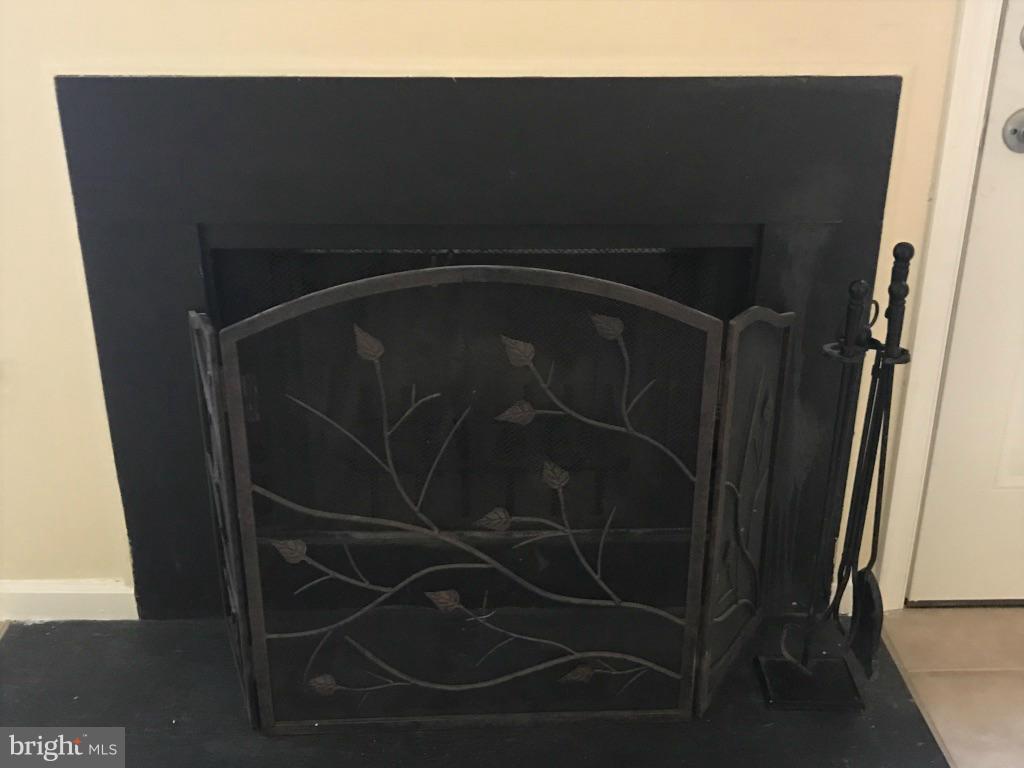 VILLAGE OF HICKORY RIDGE - Residential Lease