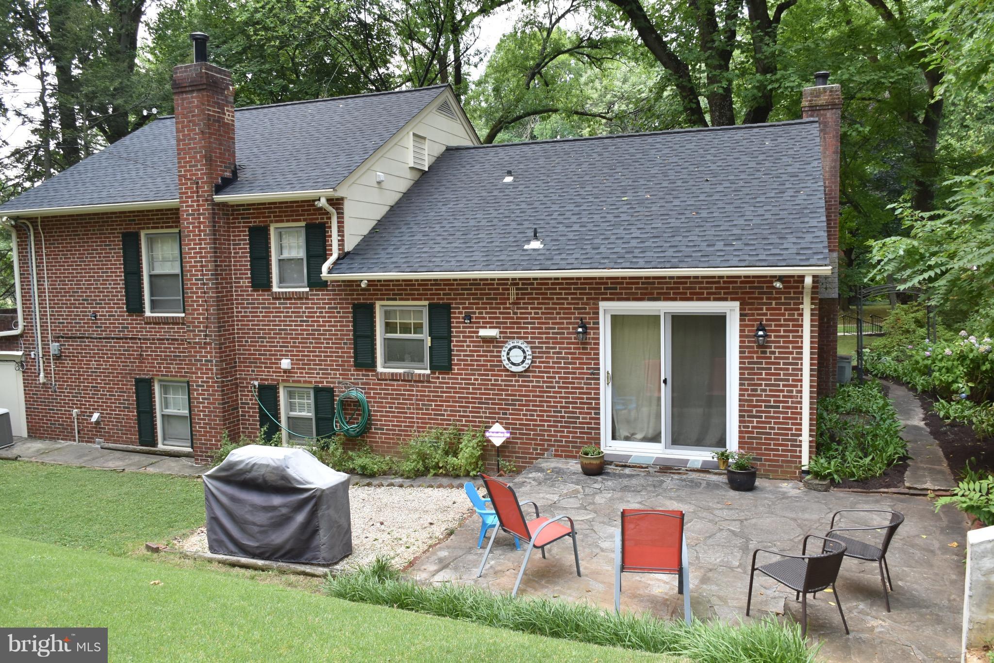 TEN HILLS - Residential