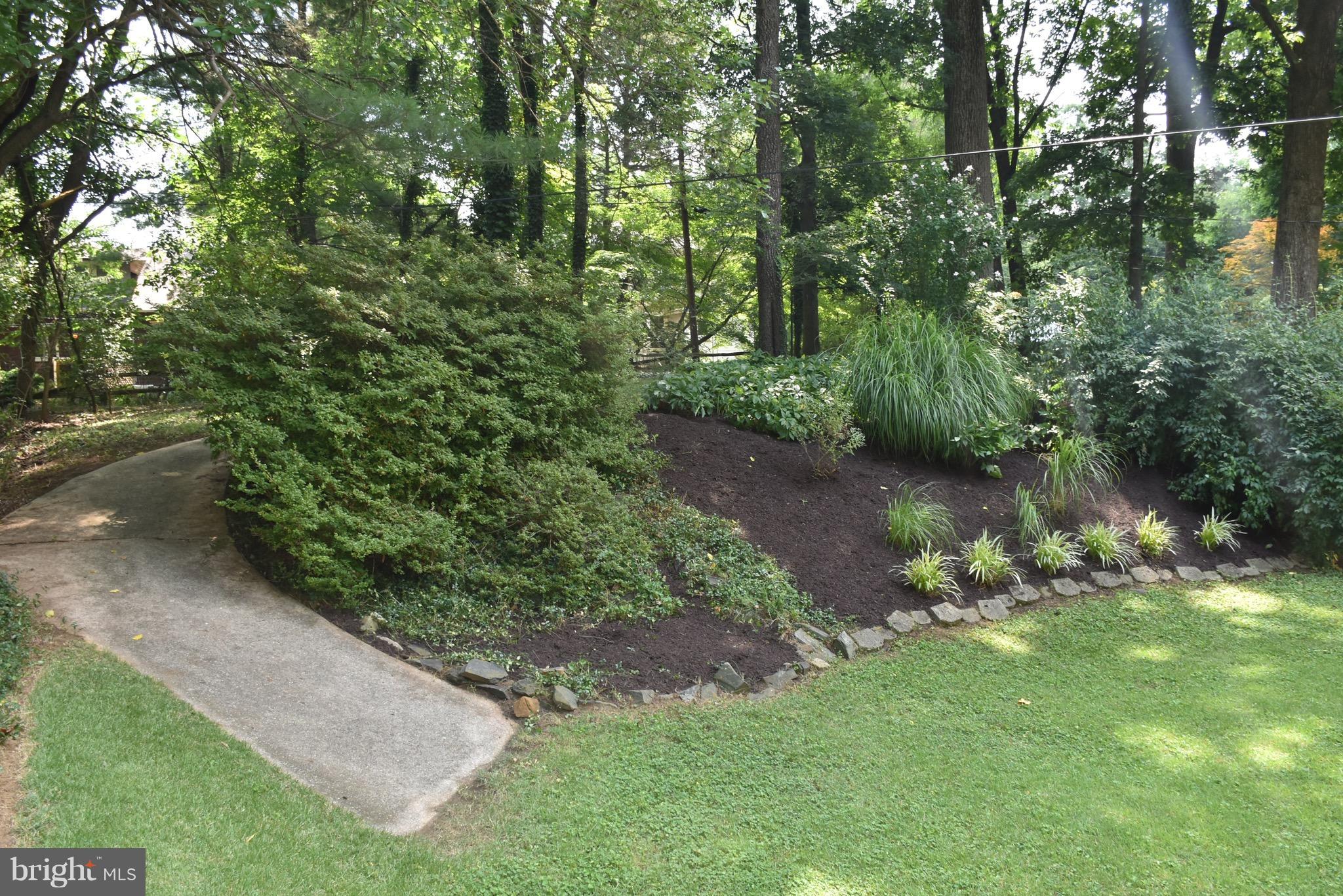 TEN HILLS - Residential