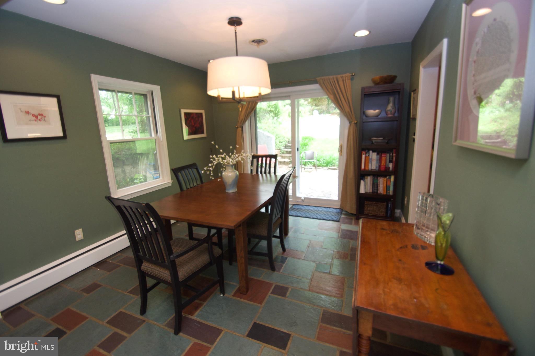 TEN HILLS - Residential