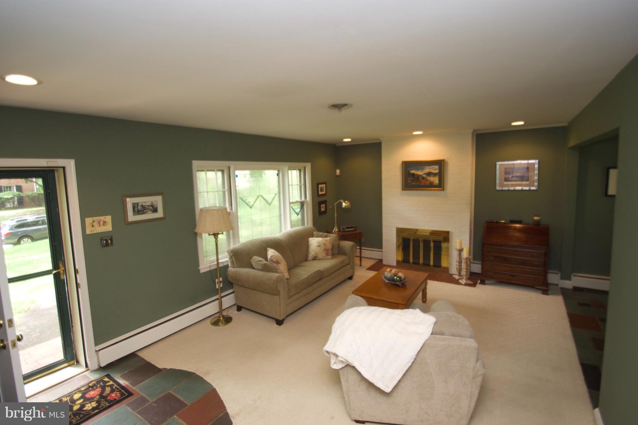 TEN HILLS - Residential